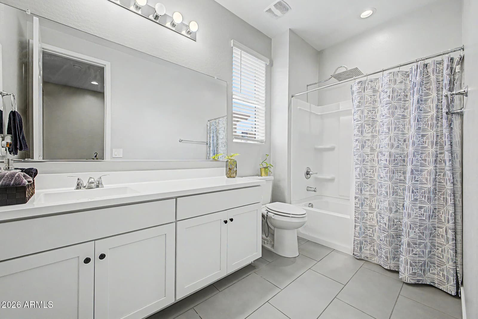 433 E SPIRIT Trail, Phoenix, AZ 85042 — photo 28 of 33