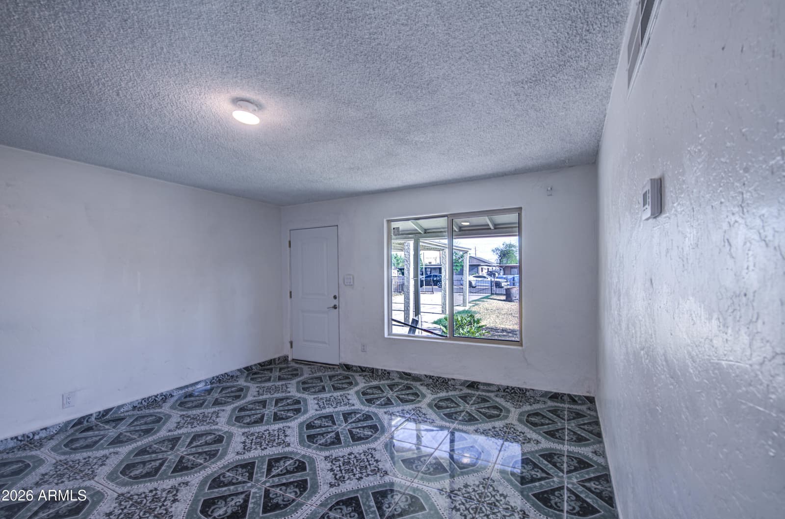 3204 W MONTE VISTA Road, Phoenix, AZ 85009 — photo 8 of 42