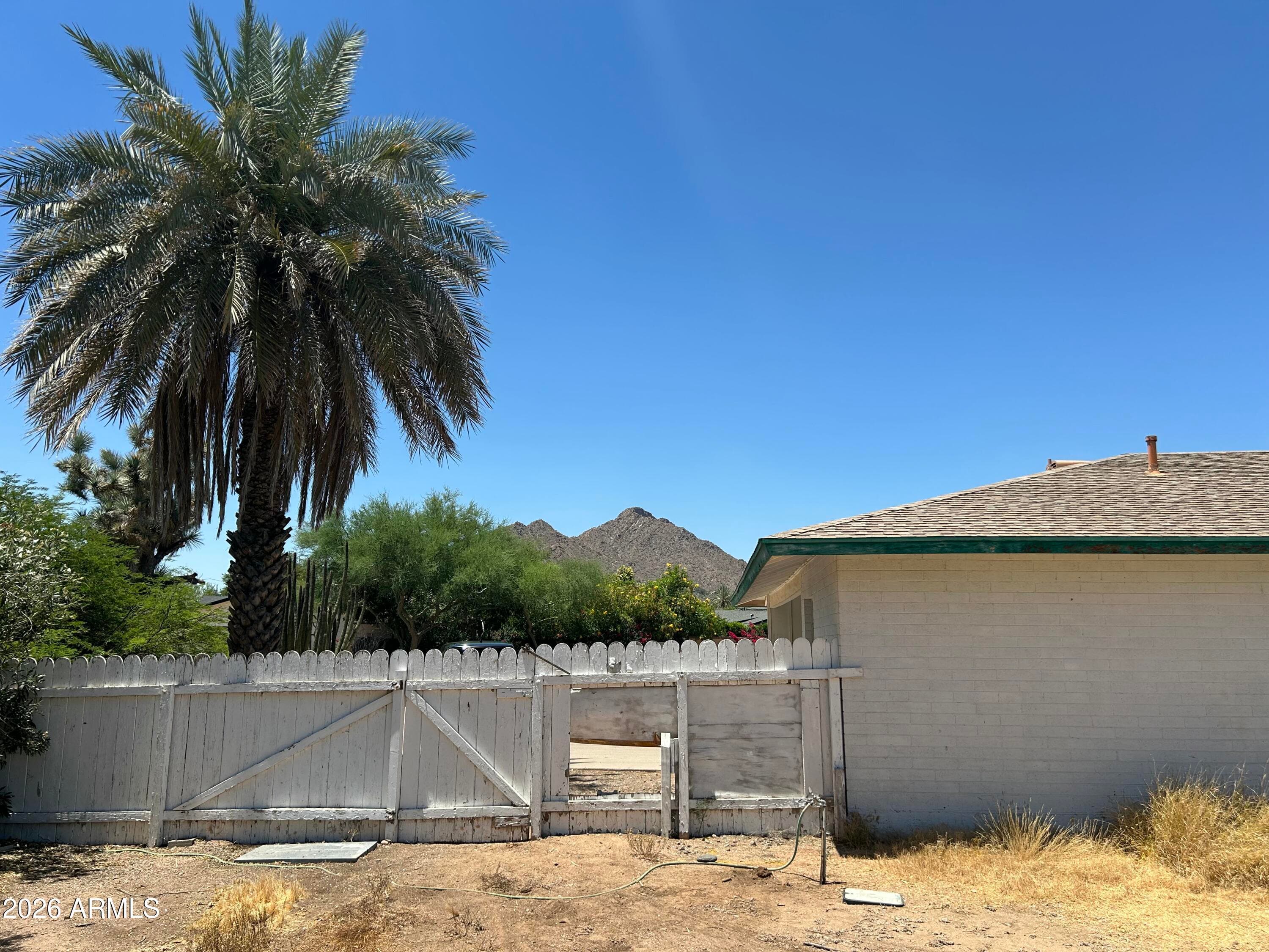 5031 N 69TH Place, Paradise Valley, AZ 85253 — photo 8 of 10