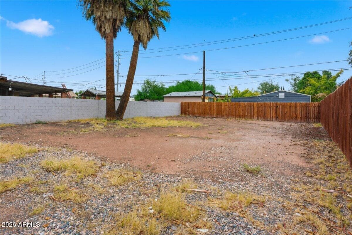 1514 E FILLMORE Street, Phoenix, AZ 85006 — photo 7 of 31