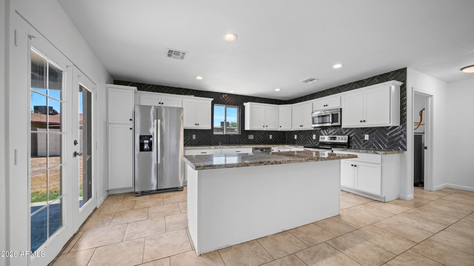 8807 W CATALINA Drive, Phoenix, AZ 85037 — photo 7 of 30