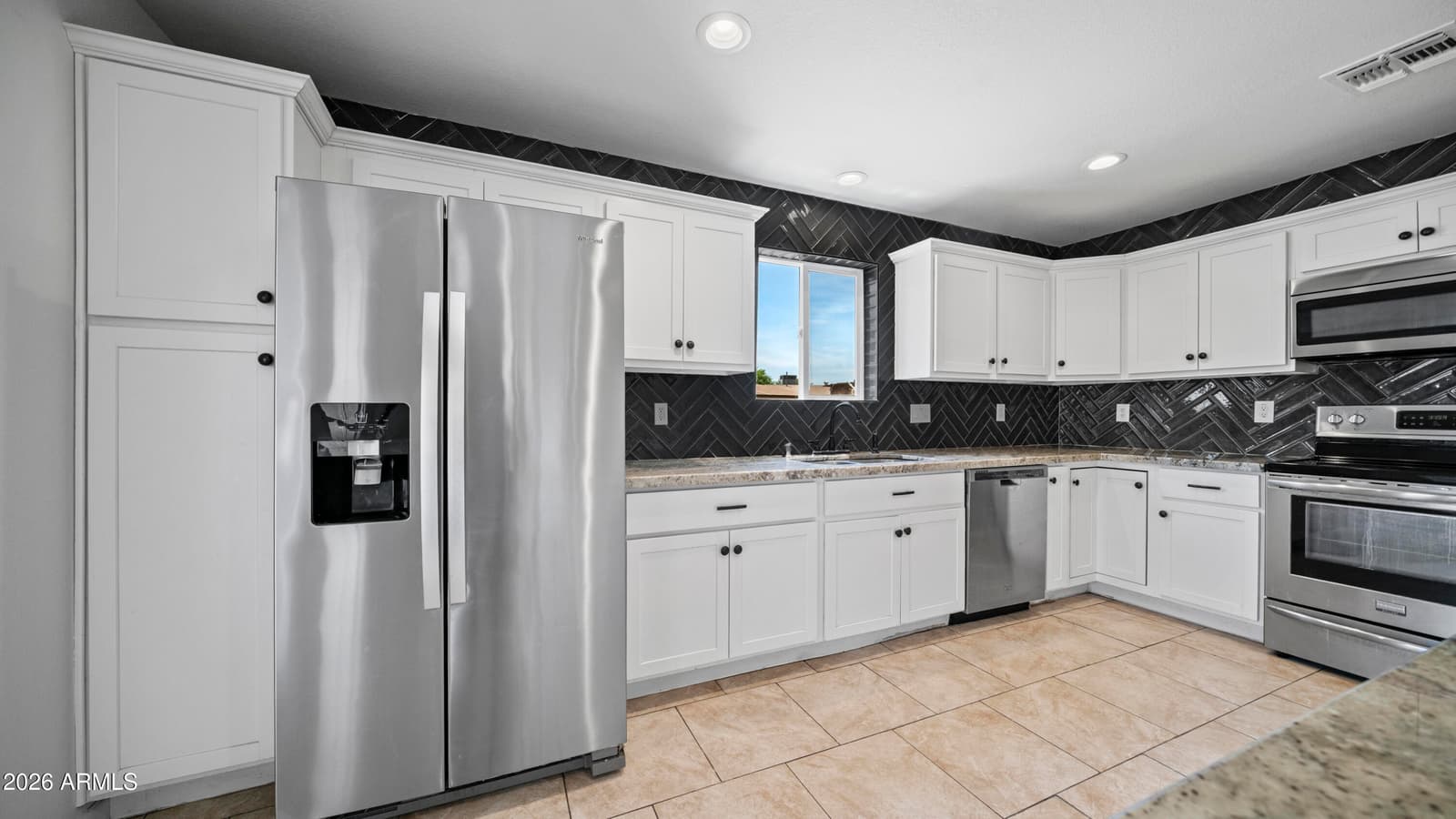 8807 W CATALINA Drive, Phoenix, AZ 85037 — photo 9 of 30