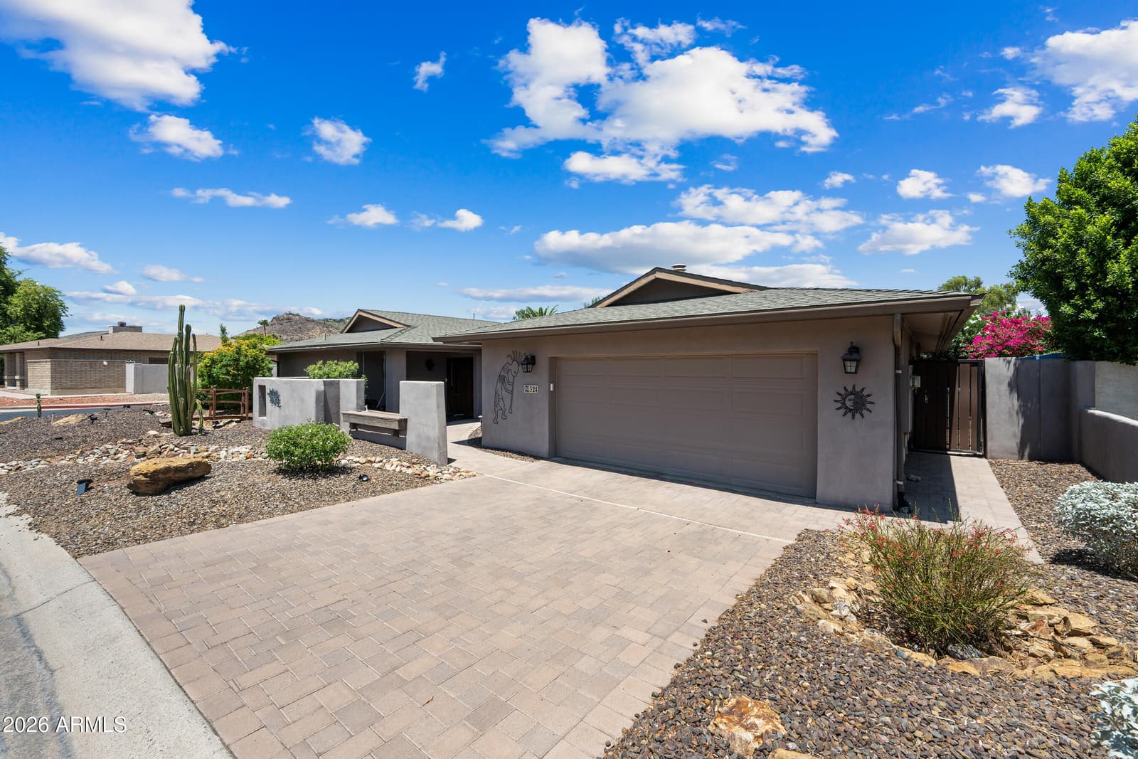 324 W WILLOW Avenue, Phoenix, AZ 85029 — photo 2 of 42