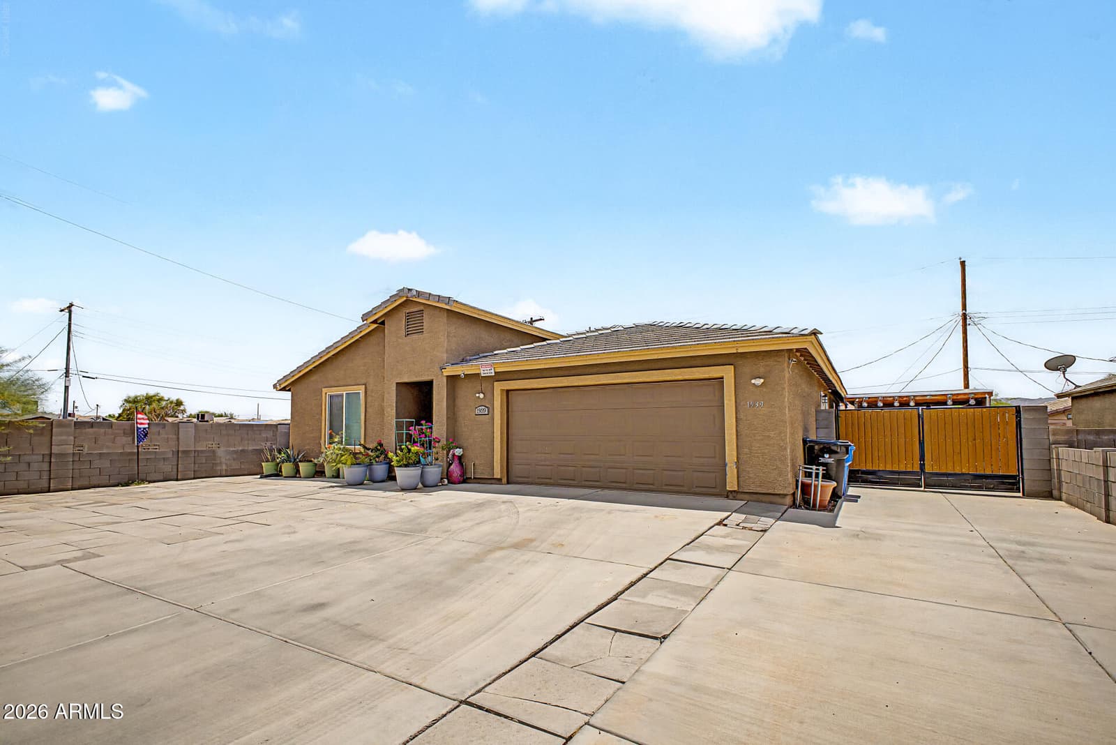 1939 E ENCINAS Lane, Phoenix, AZ 85040 — photo 2 of 32