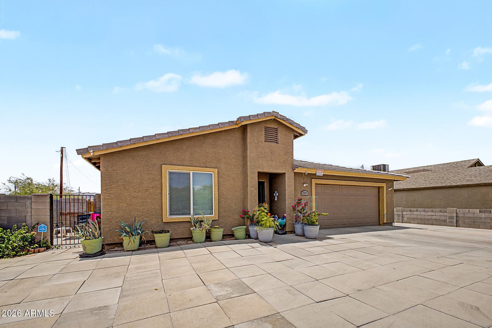 1939 E ENCINAS Lane, Phoenix, AZ 85040 — photo 3 of 32