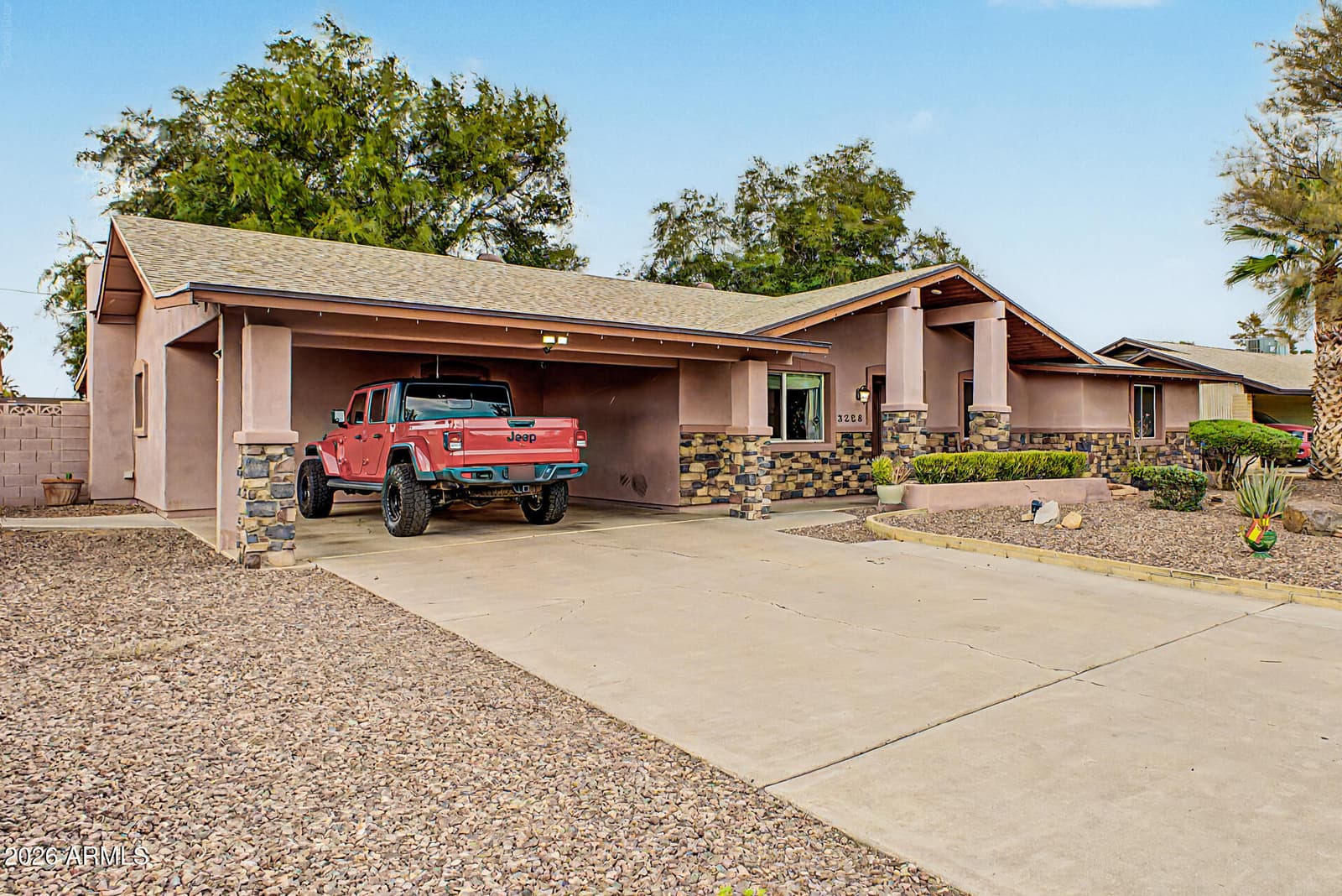 3228 W SUNNYSIDE Avenue, Phoenix, AZ 85029 — photo 4 of 37
