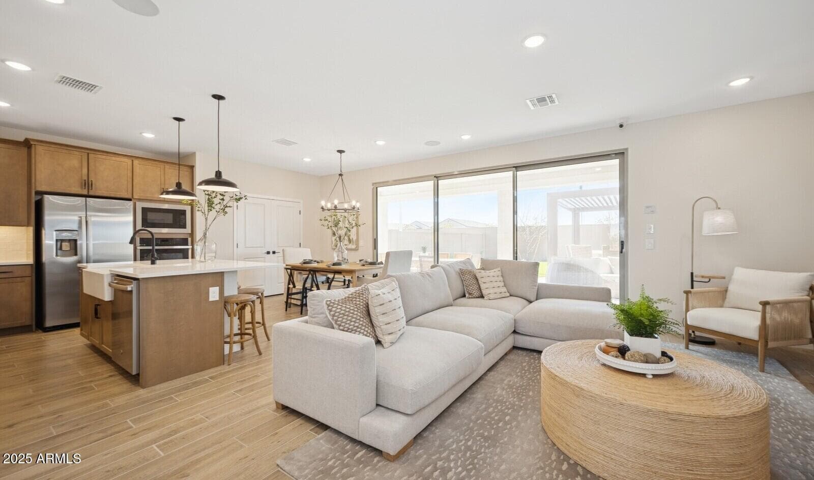 8076 N 80th Lane, Peoria, AZ 85345 — photo 8 of 34