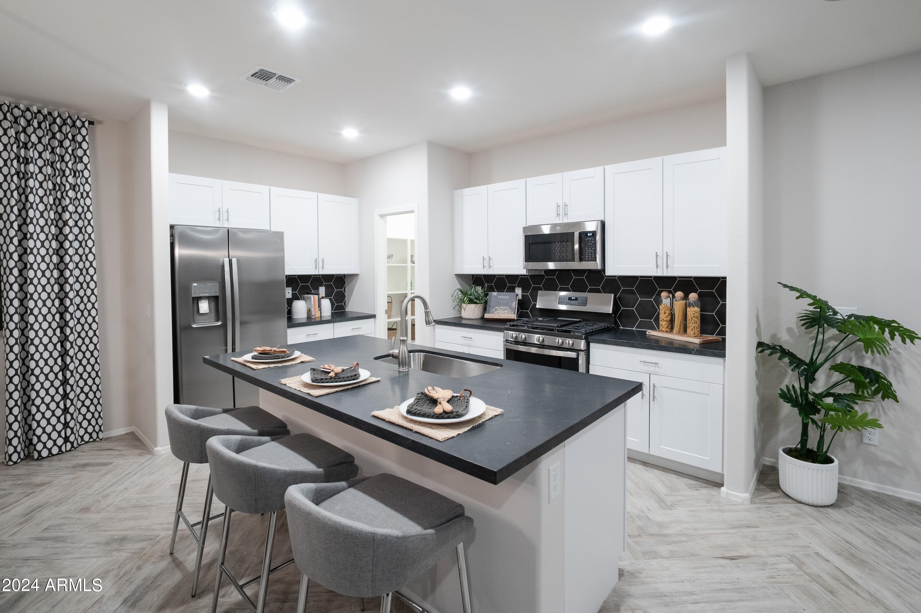 14659 W SURREY Drive, Surprise, AZ 85379 — photo 11 of 45