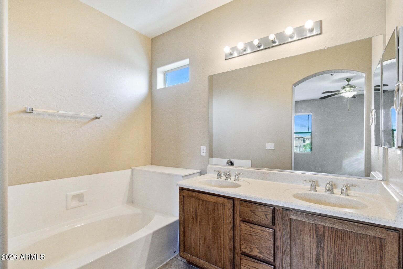 7401 W TIERRA BUENA Lane, Peoria, AZ 85382 — photo 4 of 7
