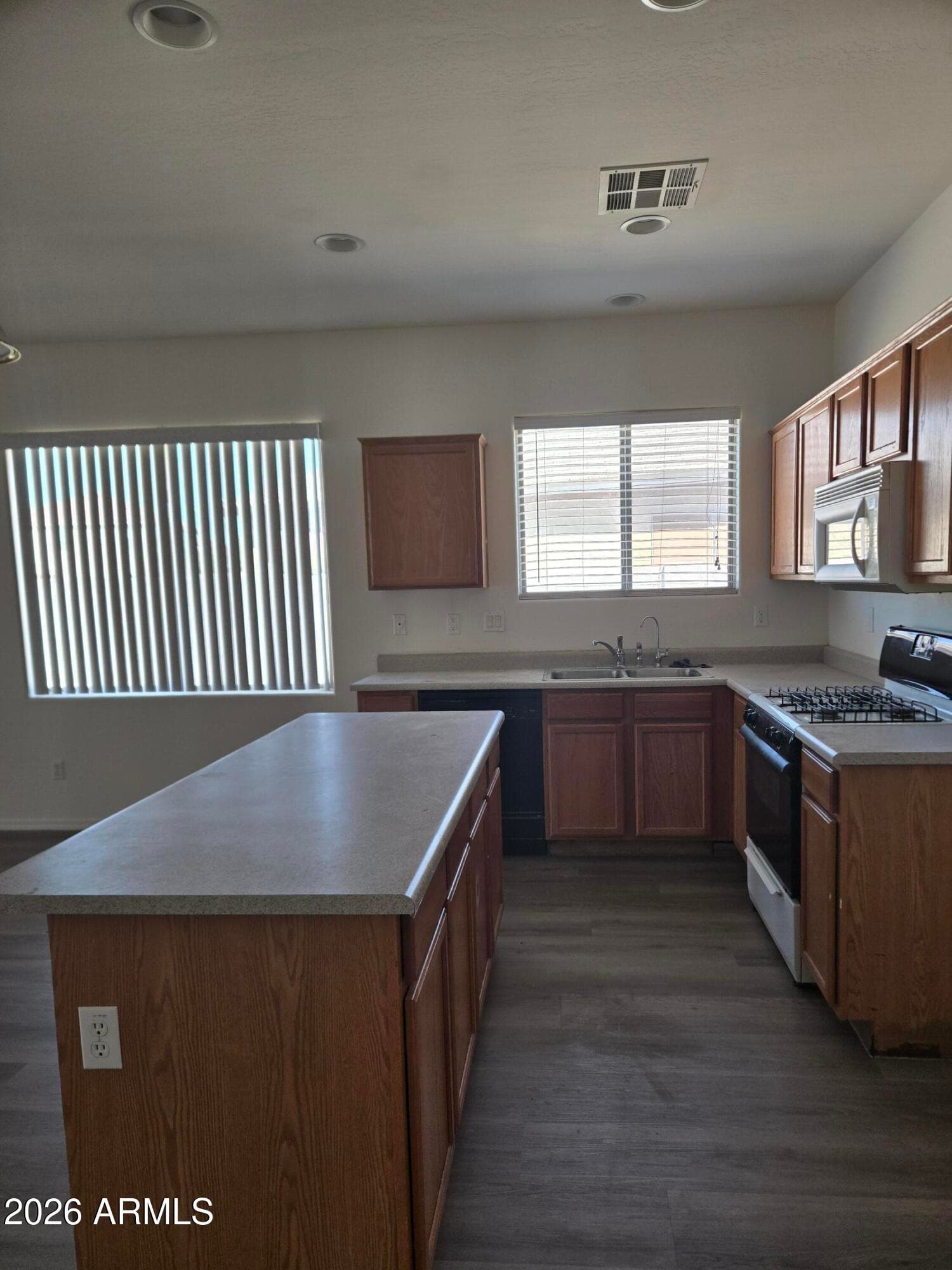 9824 W Crown King Road, Tolleson, AZ 85353 — photo 3 of 13