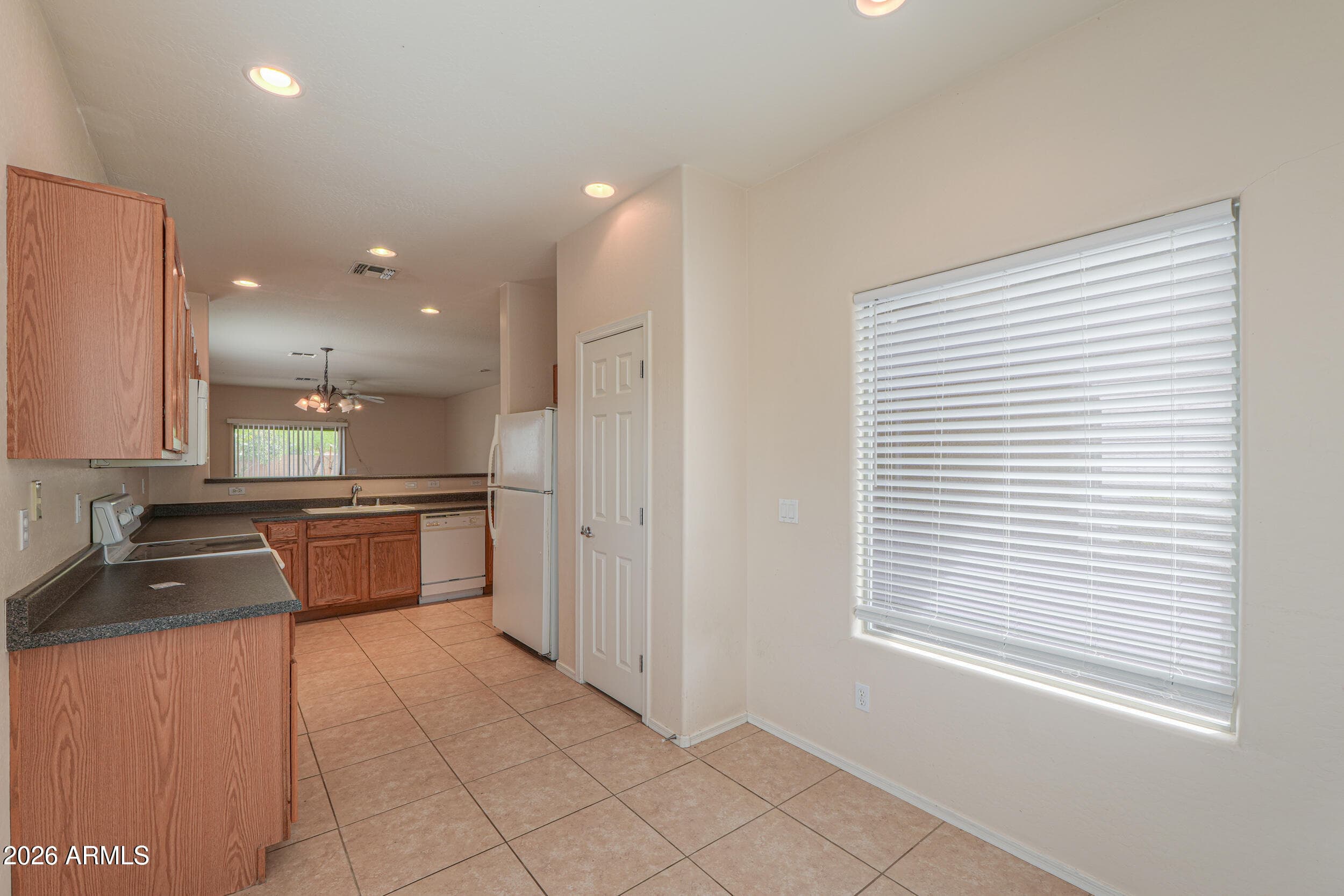 15165 N 138TH Lane, Surprise, AZ 85379 — photo 8 of 34
