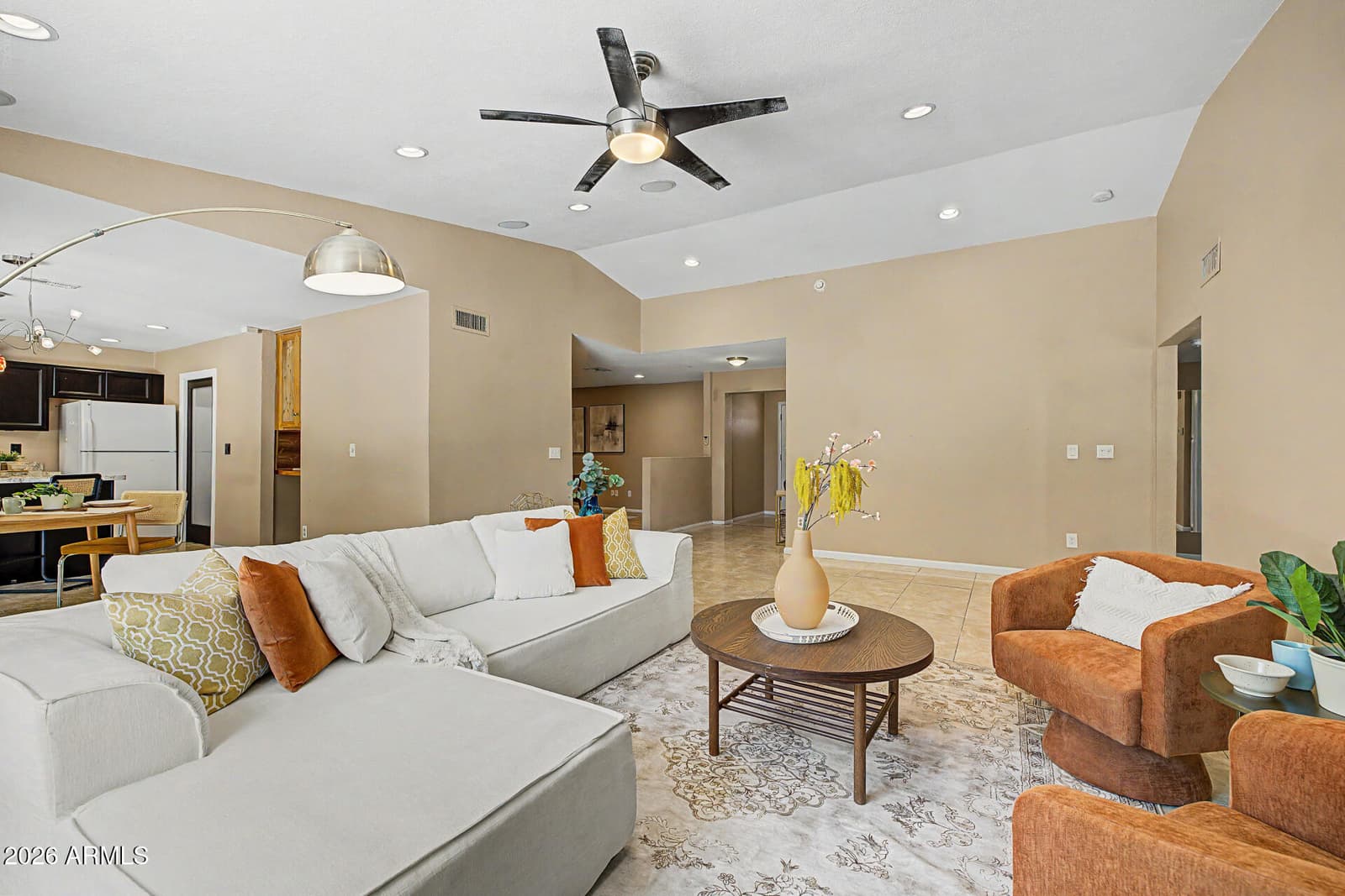 3745 W WILLOW Avenue, Phoenix, AZ 85029 — photo 4 of 32