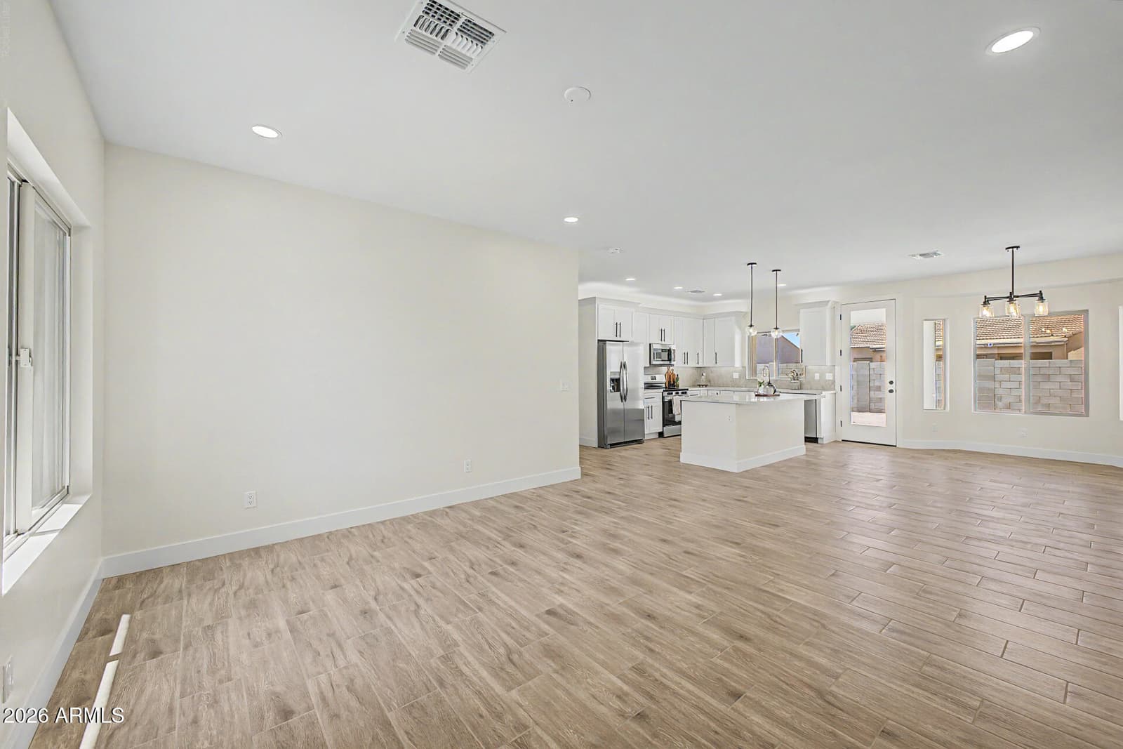 9540 W KRAMER Lane, Arizona City, AZ 85123 — photo 9 of 33