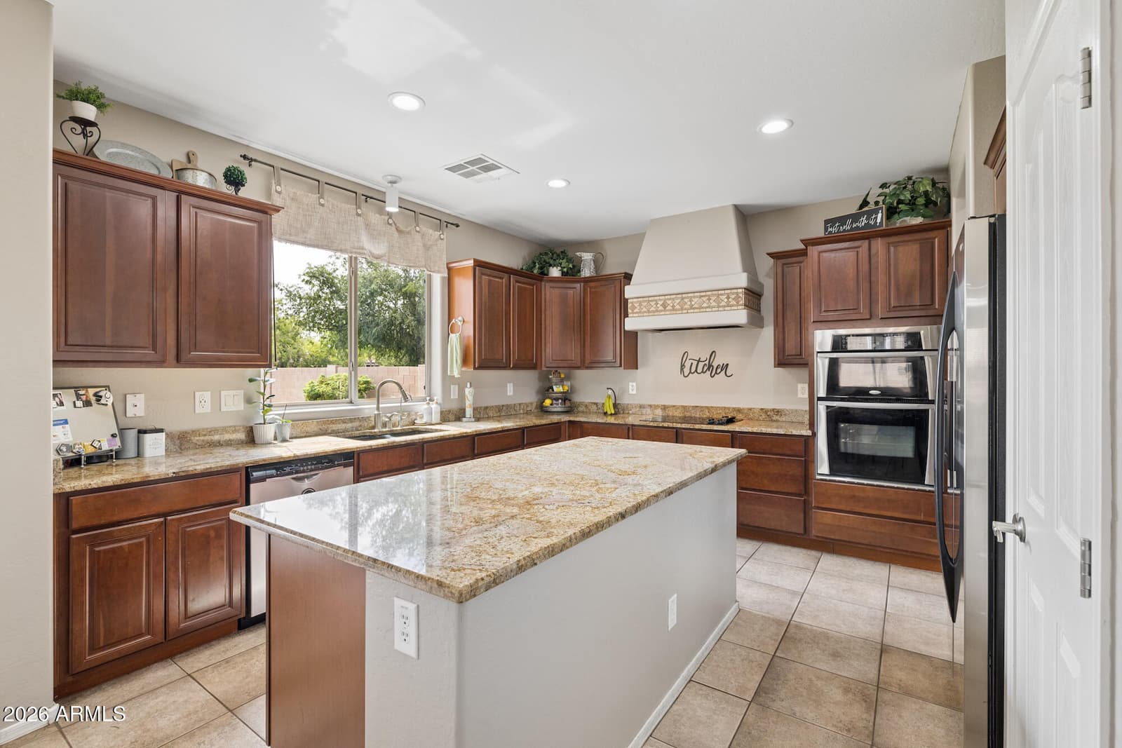 1709 S Penrose Drive, Gilbert, AZ 85295 — photo 5 of 39