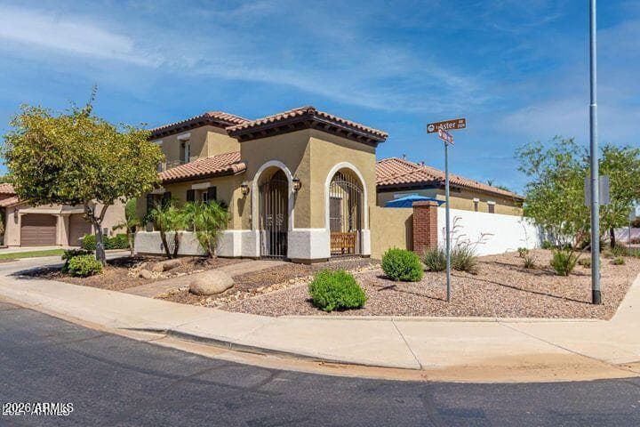 2318 E Aster Drive, Chandler, AZ 85286 — photo 2 of 50