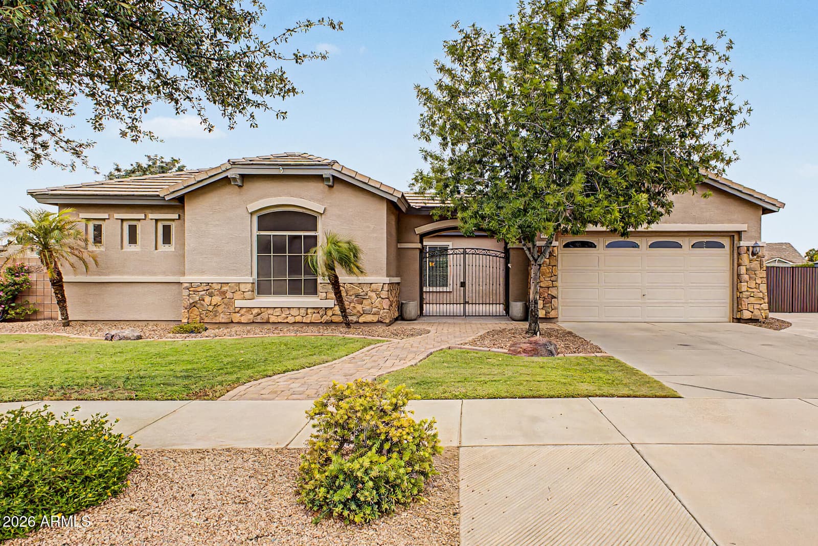 19006 E ARROWHEAD Trail, Queen Creek, AZ 85142