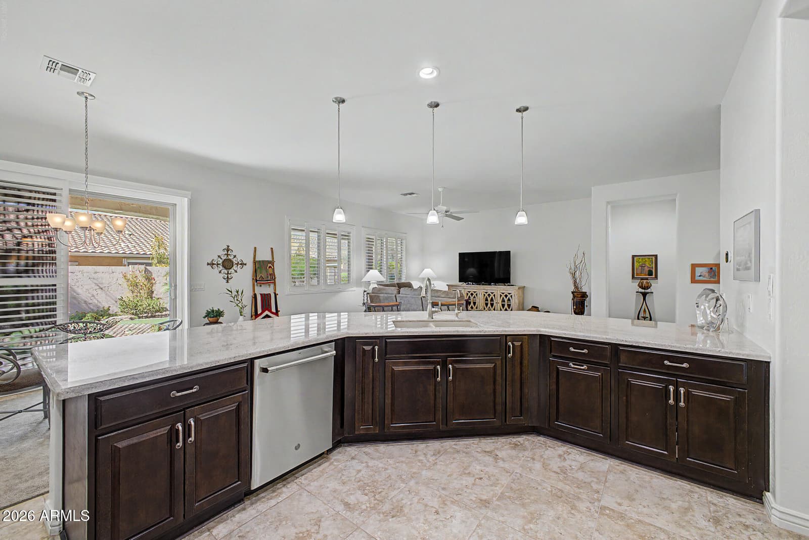 2730 E Indian Wells Drive, Gilbert, AZ 85298 — photo 5 of 37
