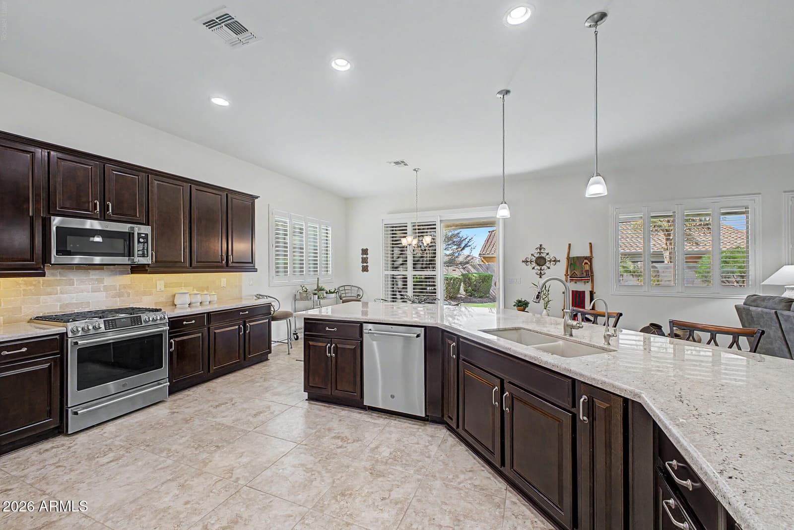 2730 E Indian Wells Drive, Gilbert, AZ 85298 — photo 6 of 37