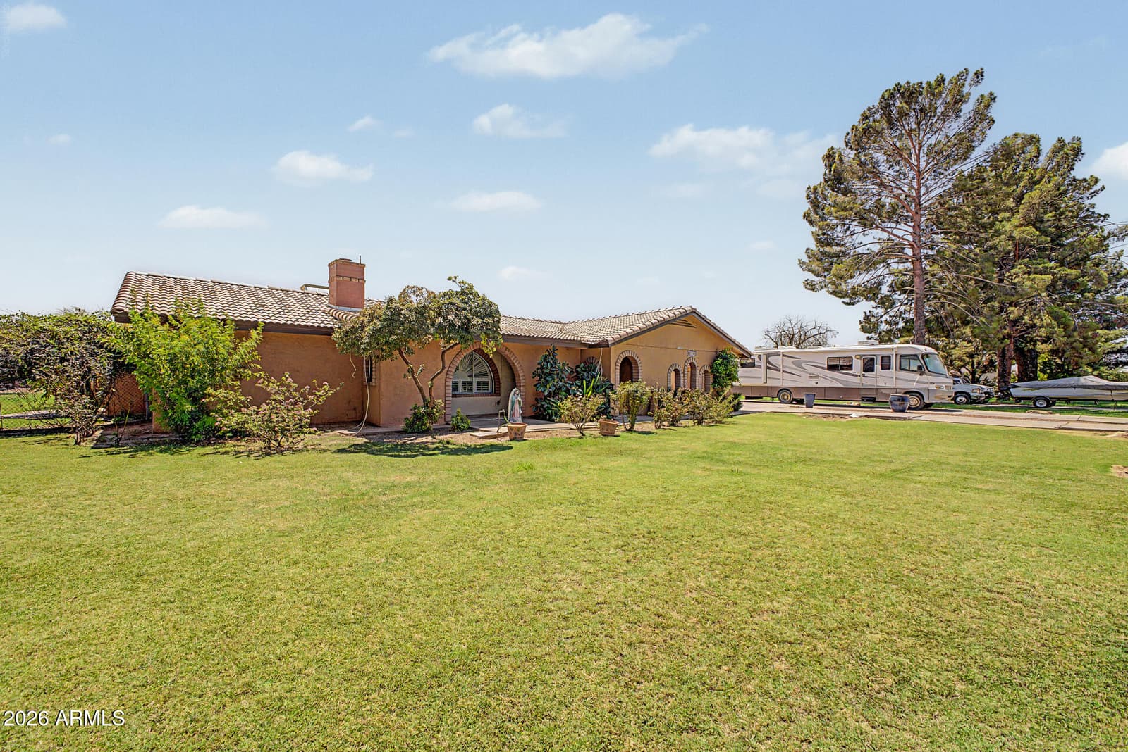 10517 W Catalina Drive, Avondale, AZ 85392 — photo 5 of 53