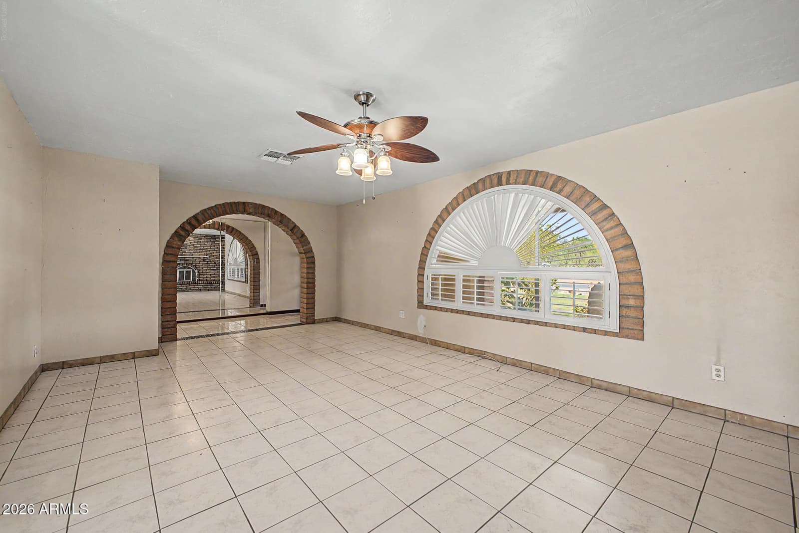 10517 W Catalina Drive, Avondale, AZ 85392 — photo 9 of 53
