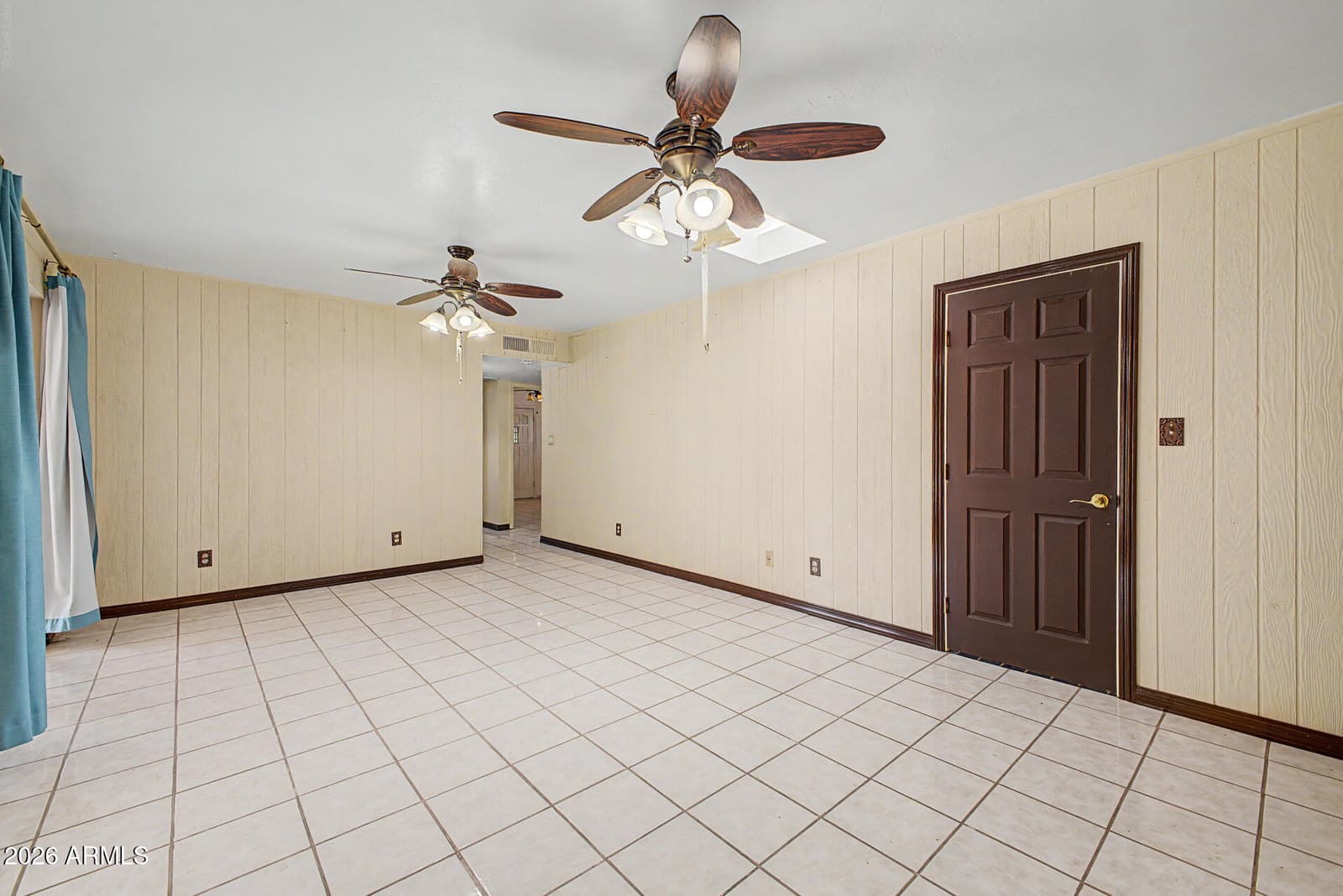 10517 W Catalina Drive, Avondale, AZ 85392 — photo 11 of 53