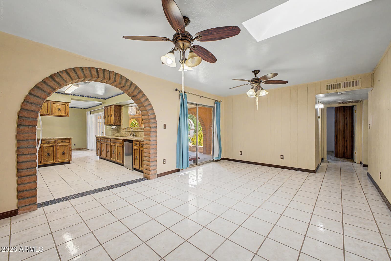 10517 W Catalina Drive, Avondale, AZ 85392 — photo 12 of 53