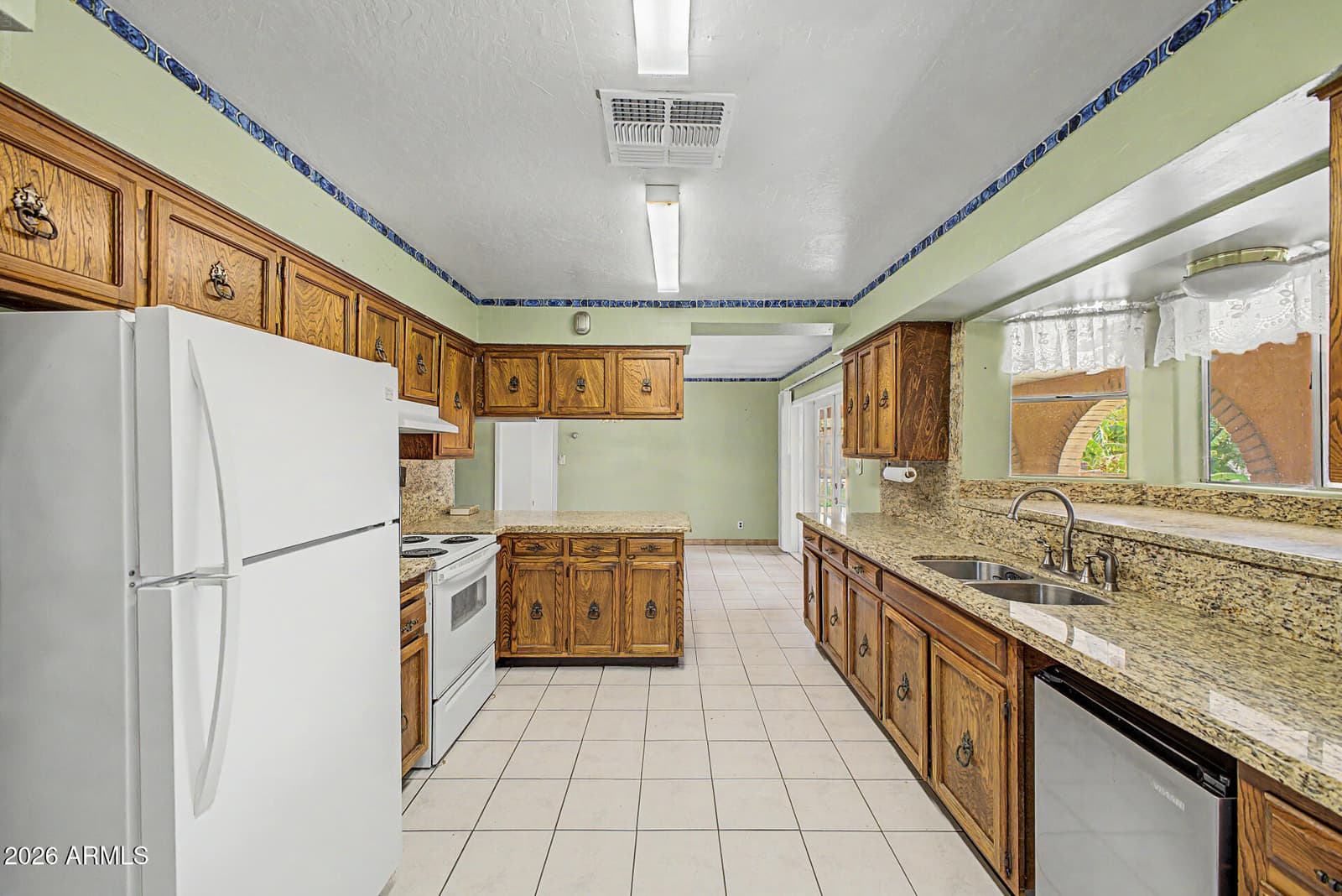 10517 W Catalina Drive, Avondale, AZ 85392 — photo 14 of 53