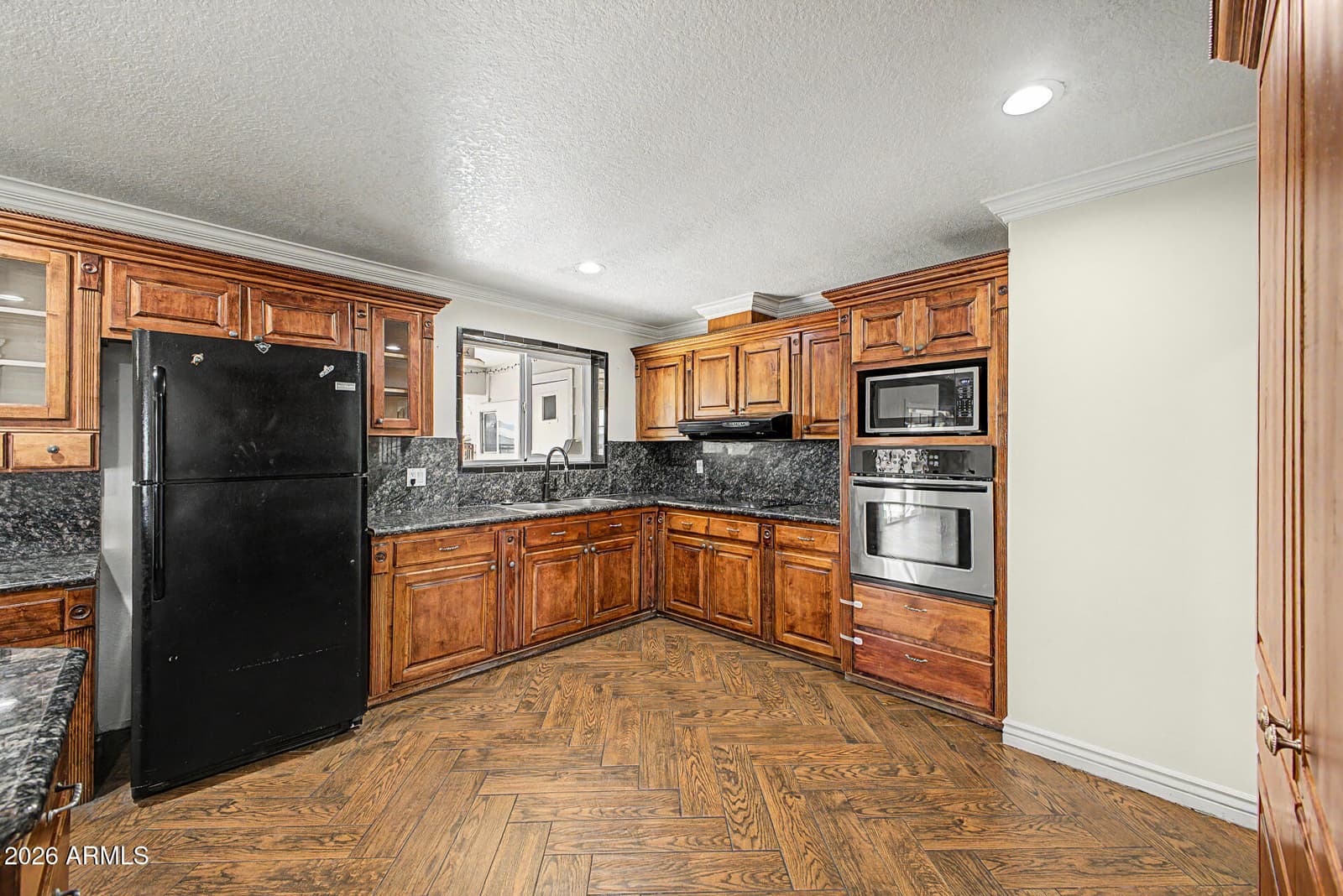 6241 W Highland Avenue, Phoenix, AZ 85033 — photo 4 of 27