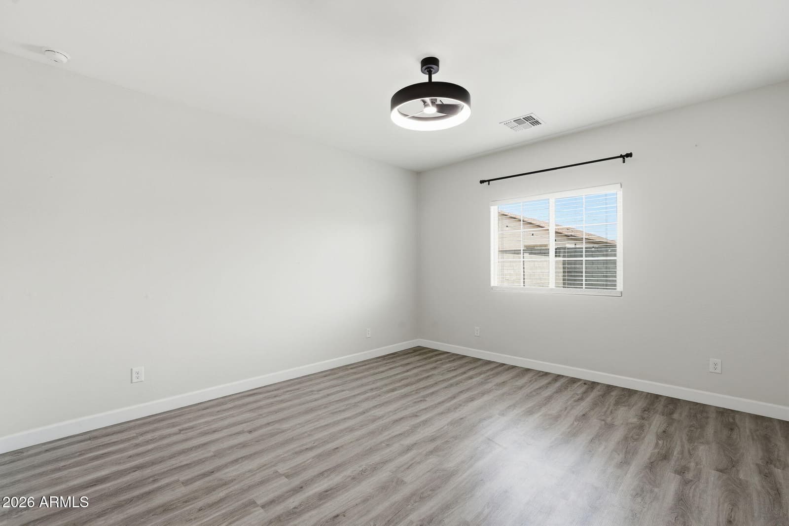 11204 W Mobile Lane, Tolleson, AZ 85353 — photo 6 of 31