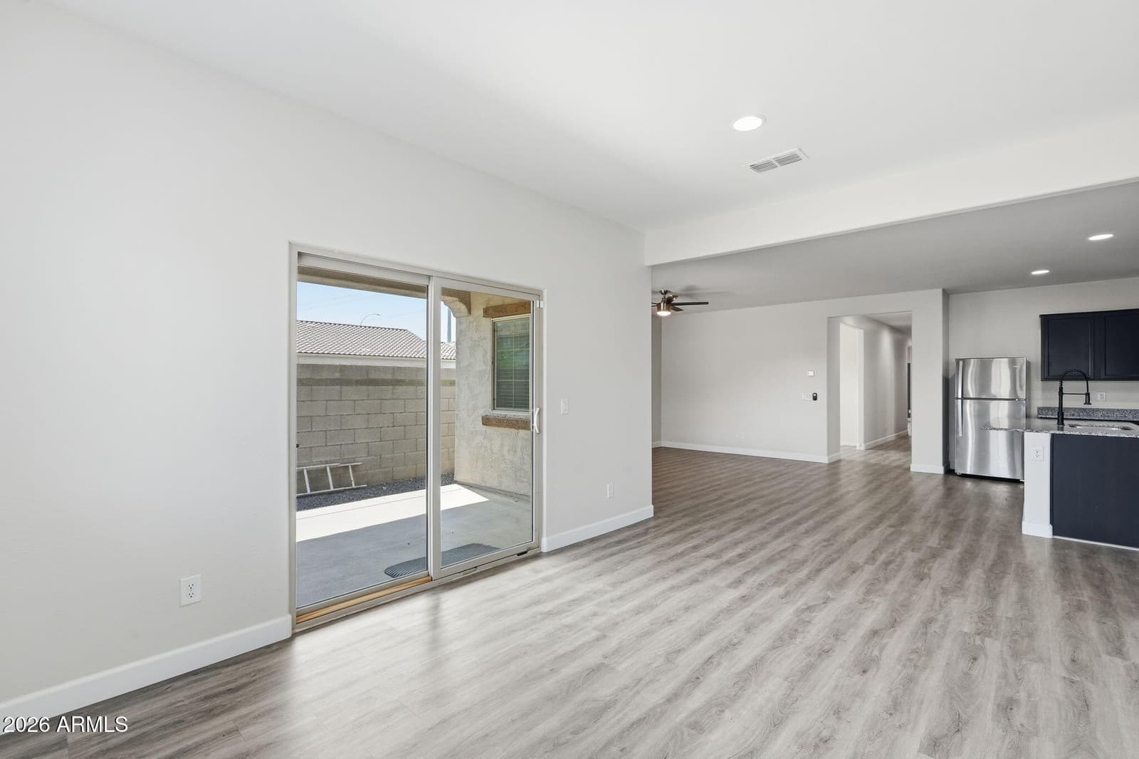 11204 W Mobile Lane, Tolleson, AZ 85353 — photo 9 of 31