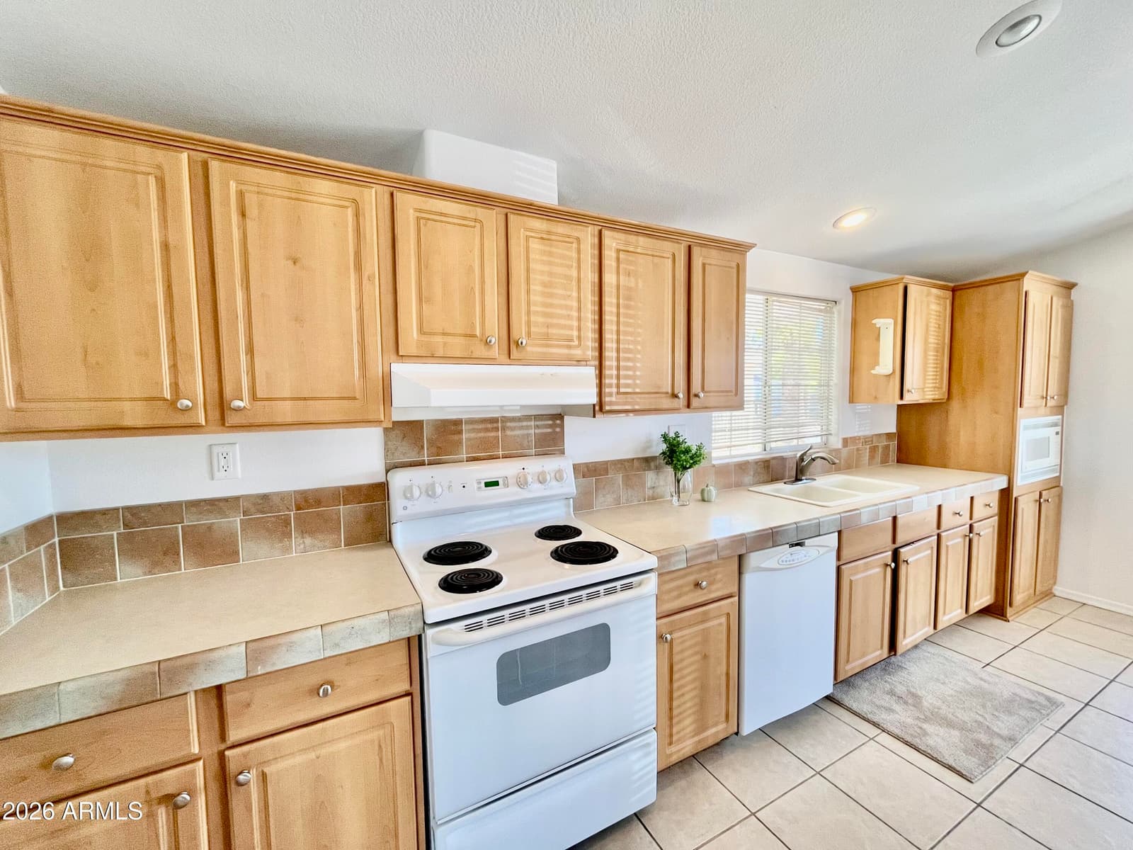 10960 N 67th Avenue 94, Glendale, AZ 85304 — photo 3 of 27