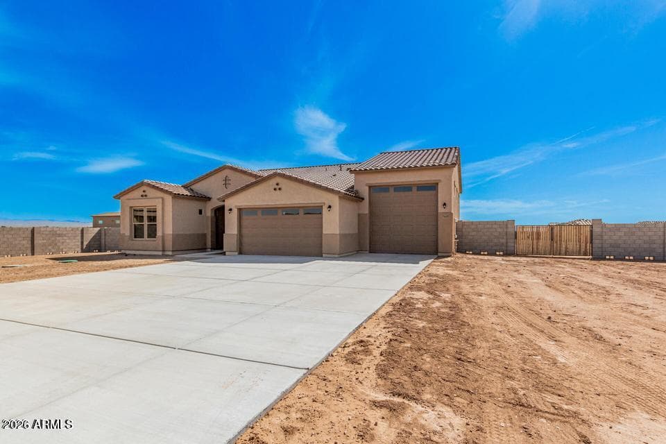 24335 W Duane Lane, Wittmann, AZ 85361 — photo 5 of 39