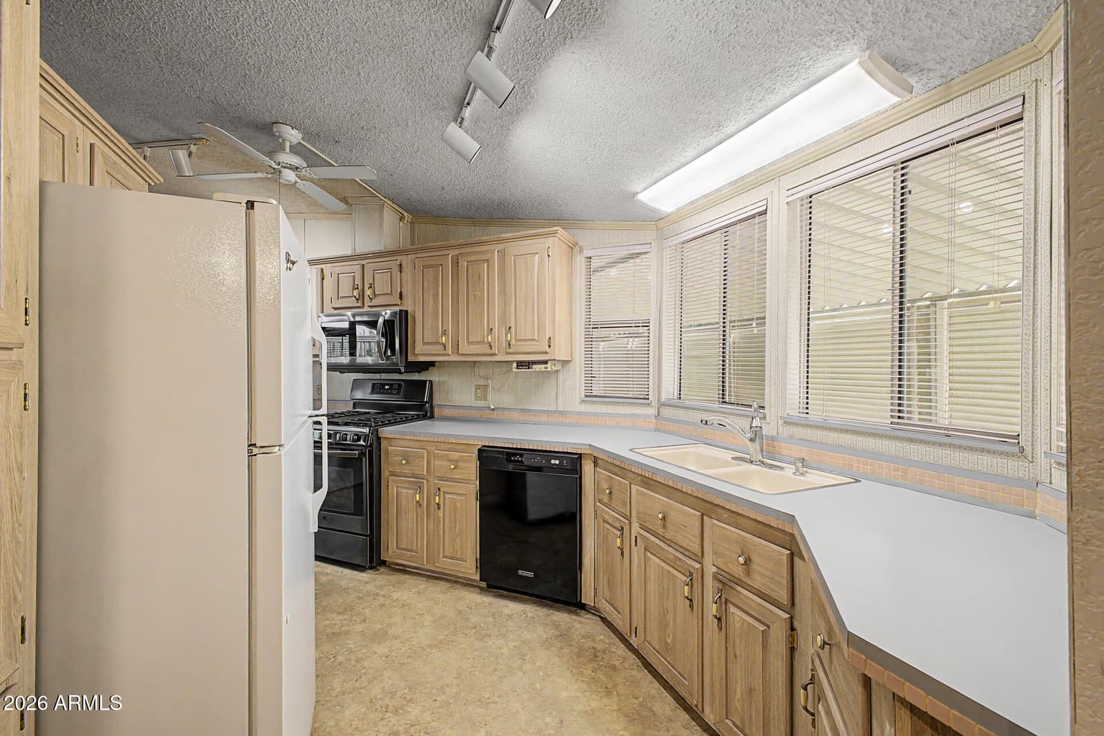 2650 W Union Hills Drive 55, Phoenix, AZ 85027 — photo 15 of 36