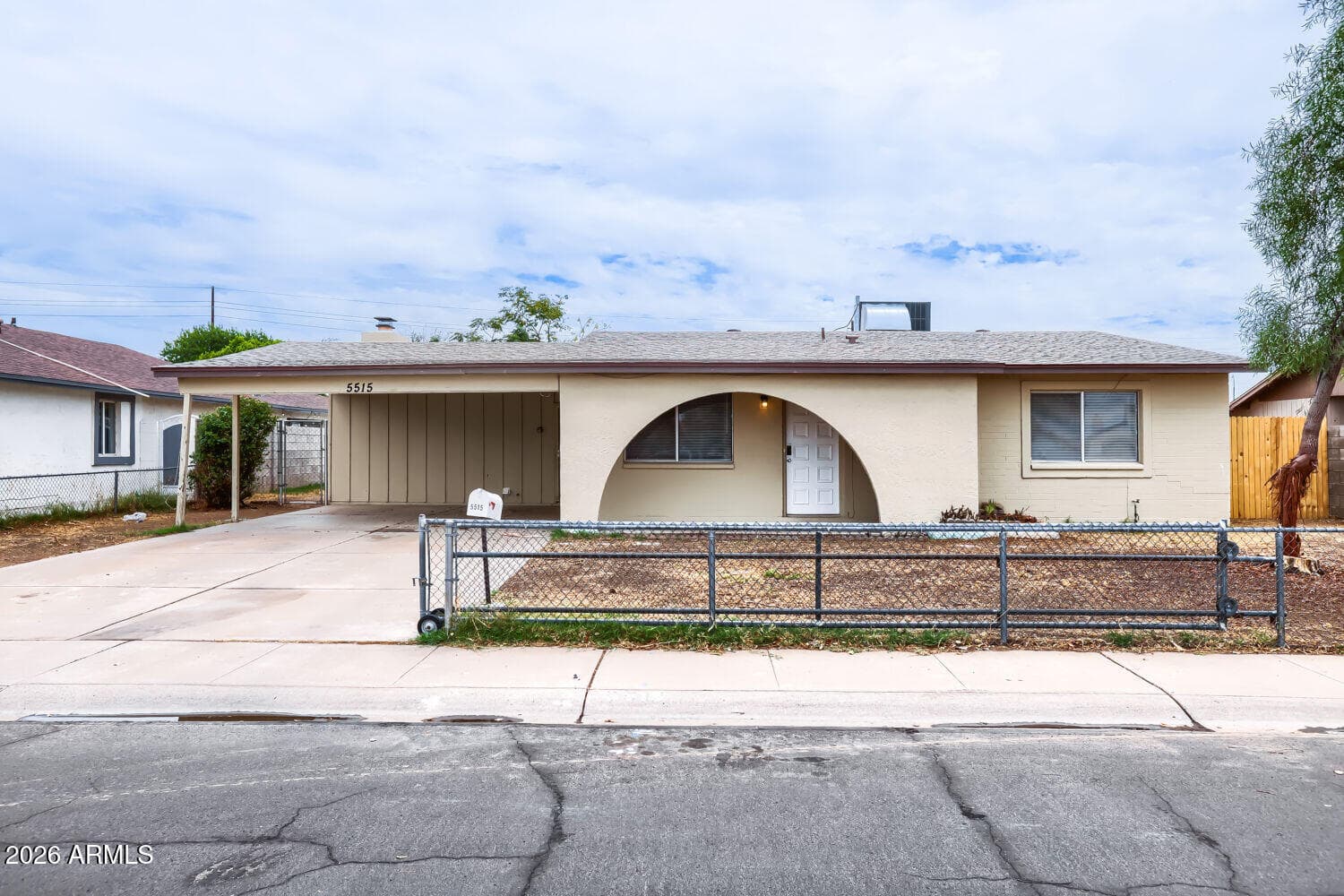 5515 N 72ND Avenue, Glendale, AZ 85303