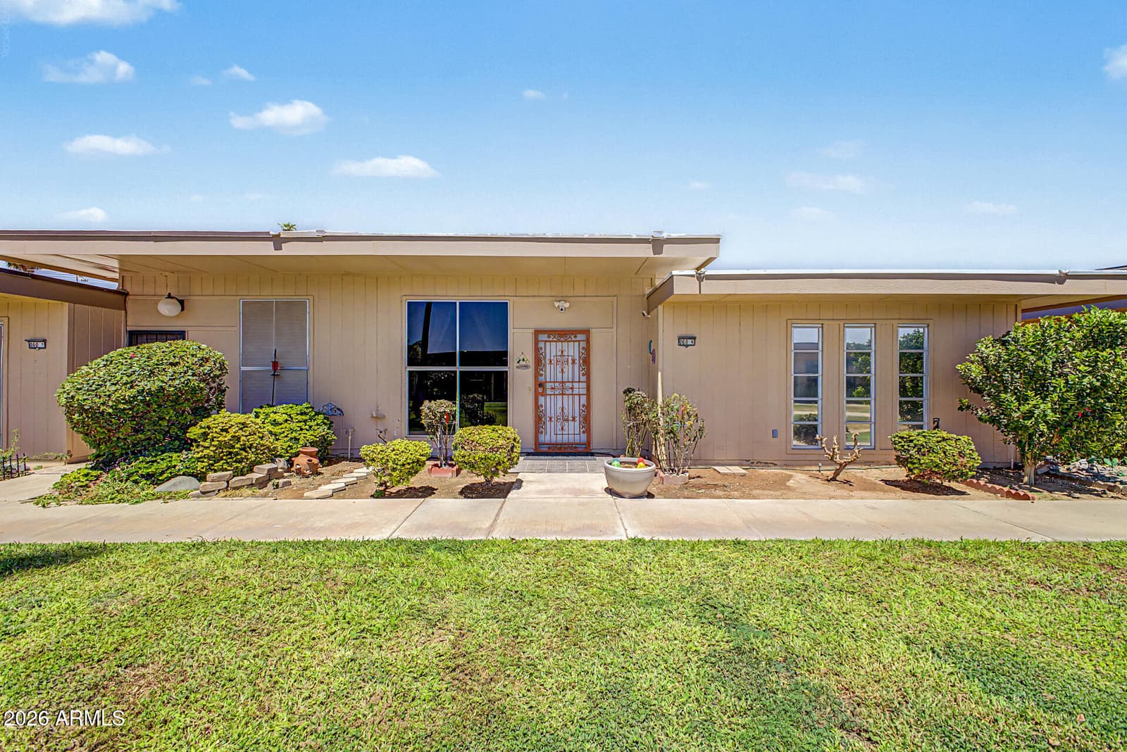 10060 W ROYAL OAK Road N, Sun City, AZ 85351