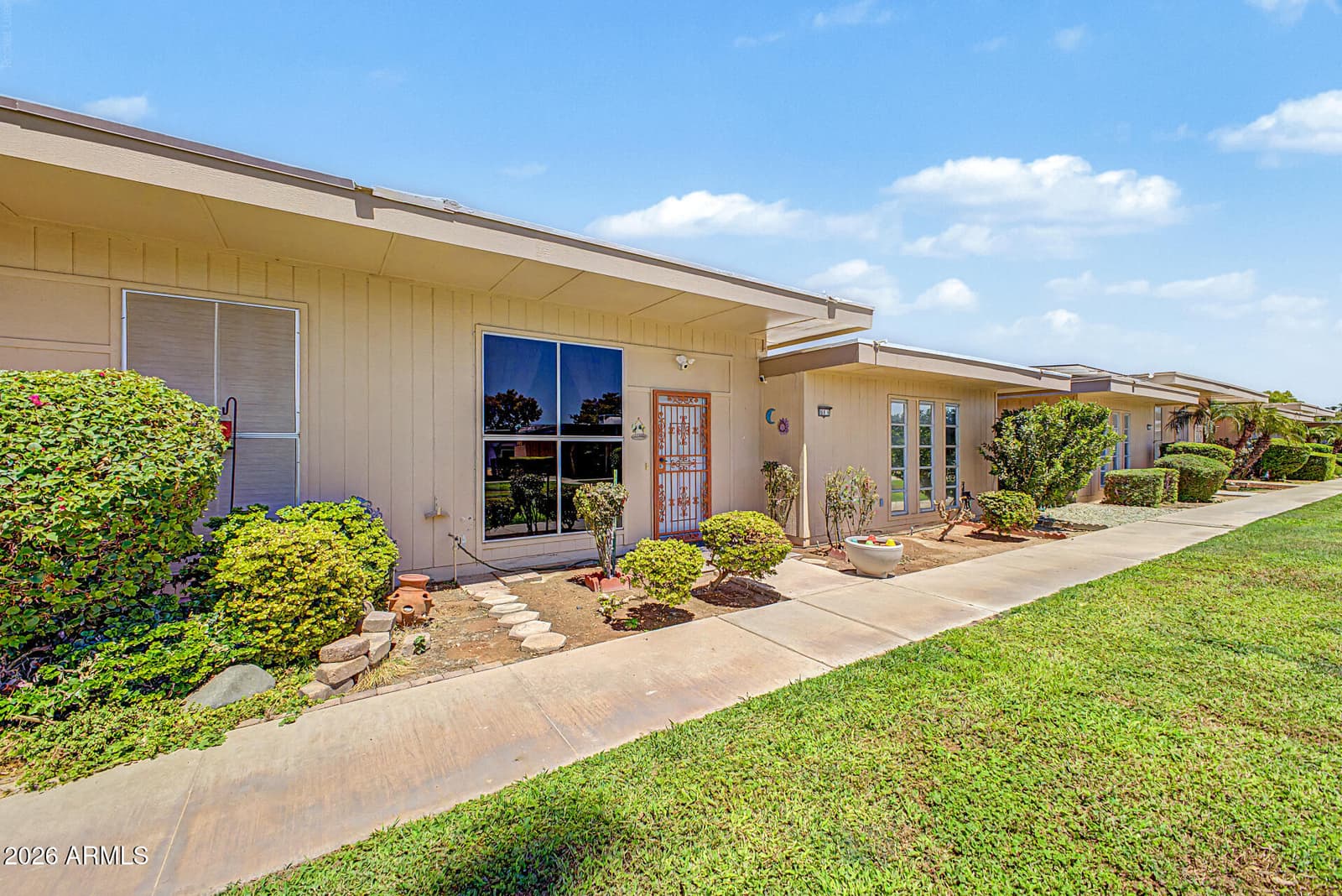 10060 W Royal Oak Road N, Sun City, AZ 85351 — photo 4 of 31