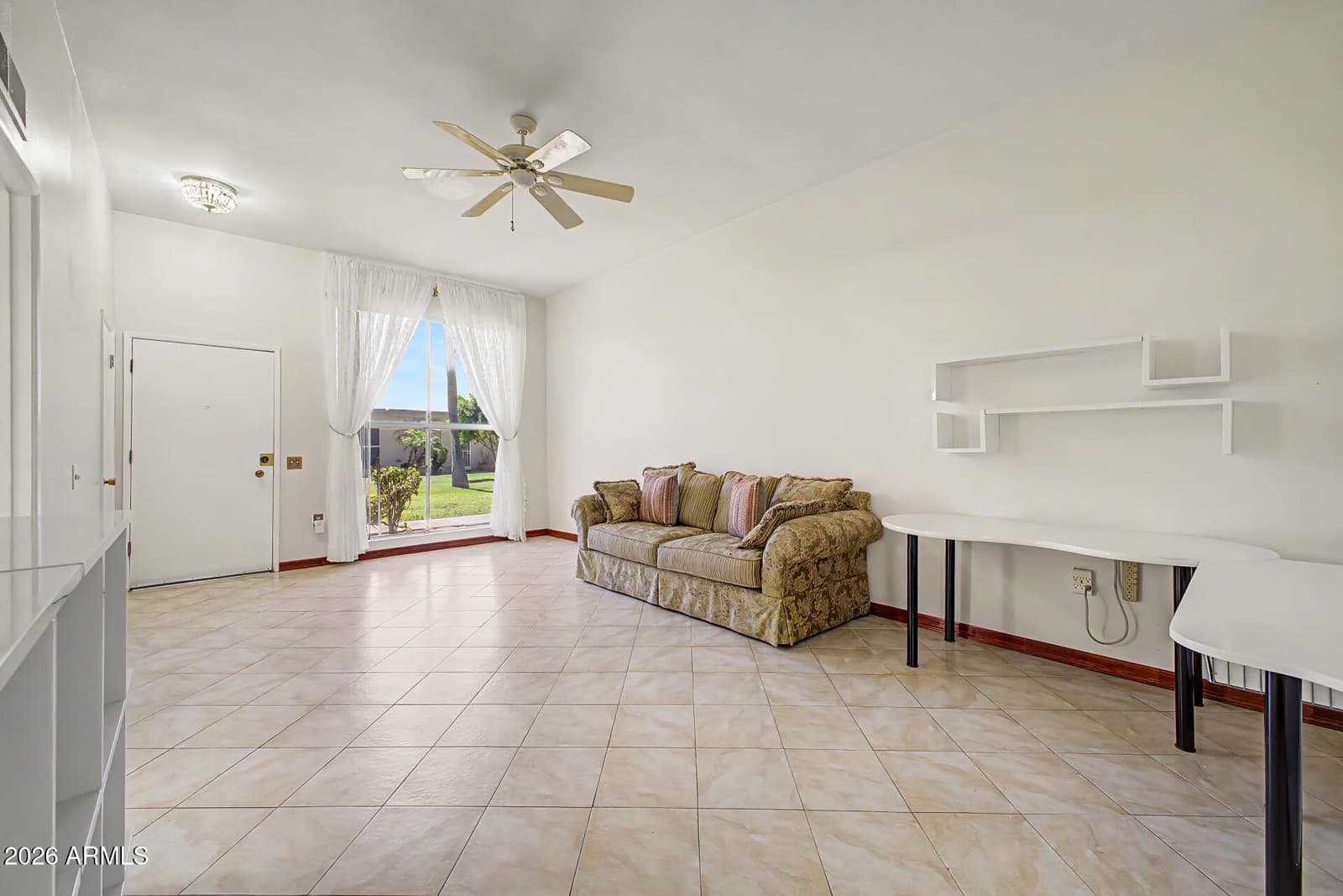 10060 W Royal Oak Road N, Sun City, AZ 85351 — photo 6 of 31