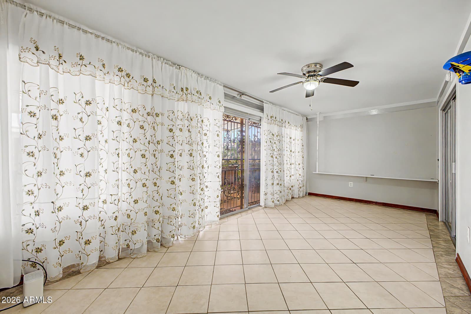 10060 W Royal Oak Road N, Sun City, AZ 85351 — photo 9 of 31