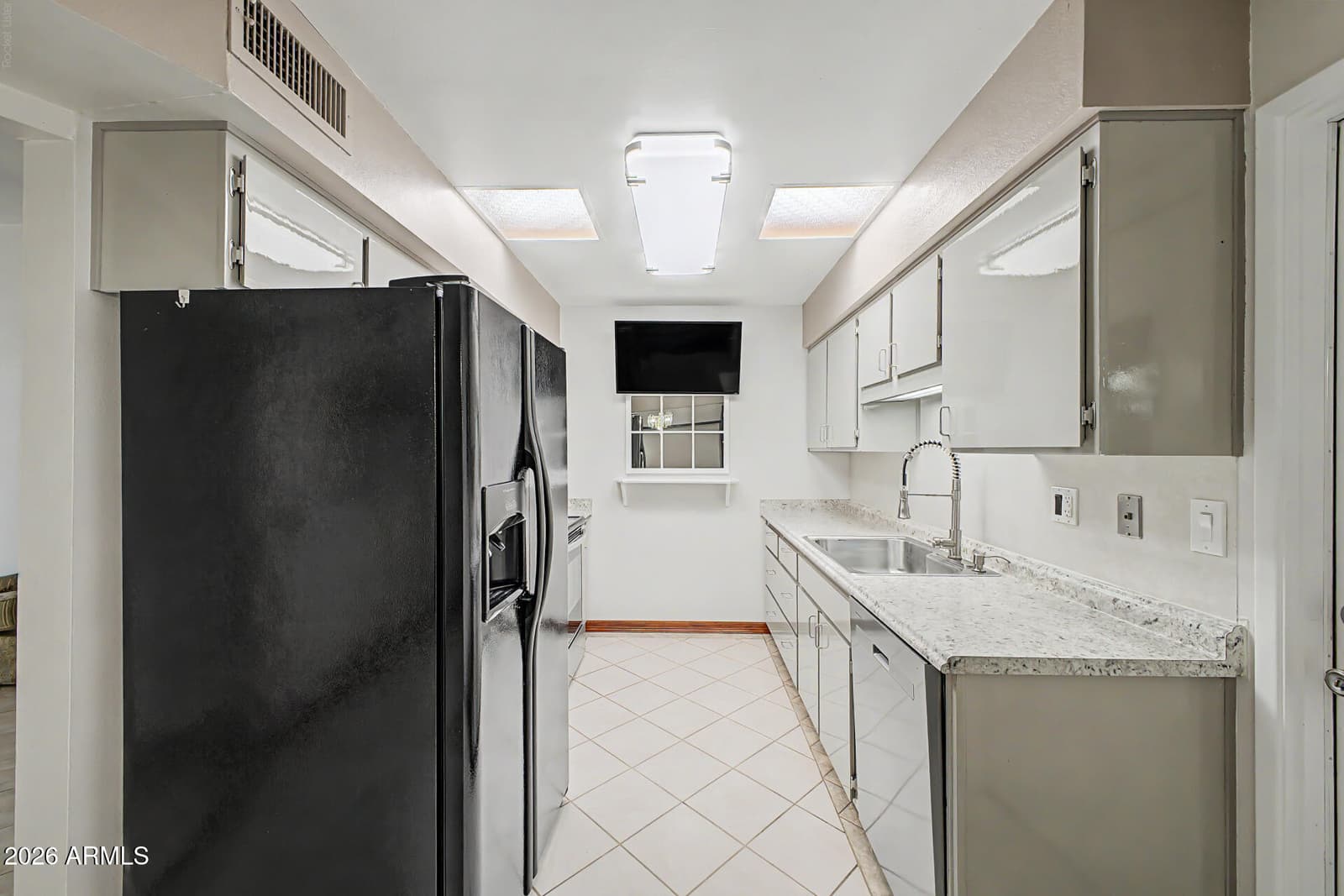 10060 W Royal Oak Road N, Sun City, AZ 85351 — photo 13 of 31