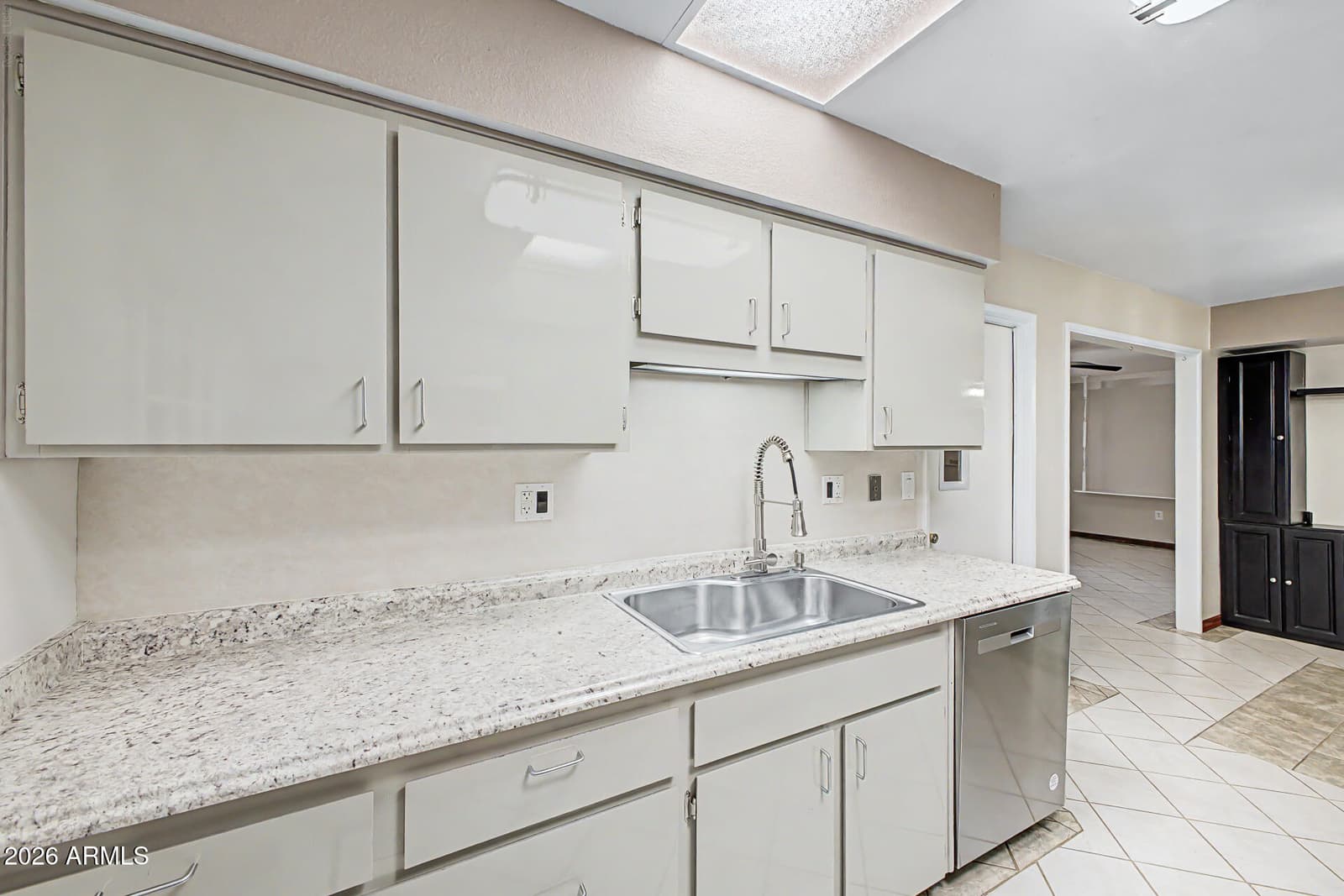 10060 W Royal Oak Road N, Sun City, AZ 85351 — photo 15 of 31