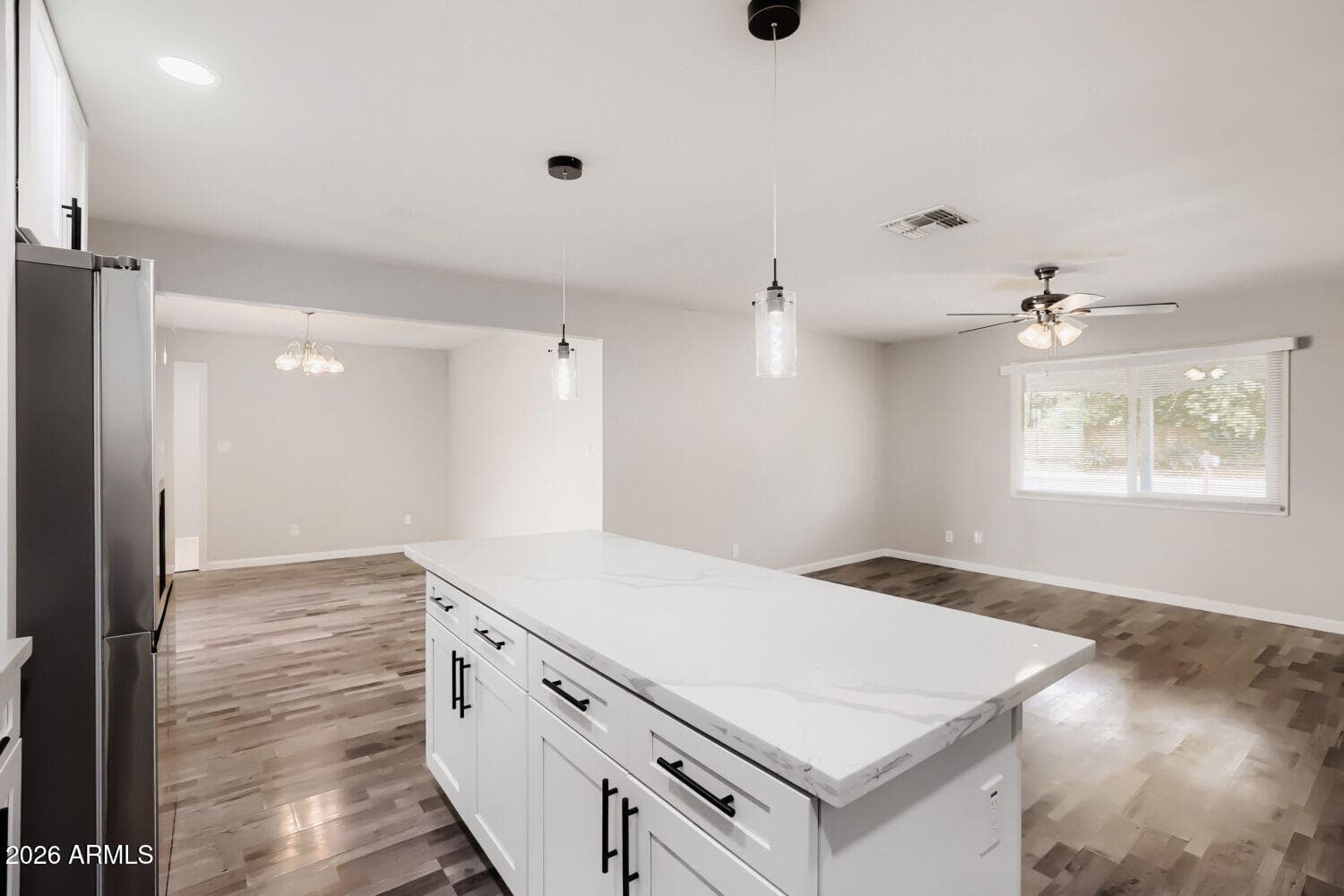 5755 W Sunnyside Drive, Glendale, AZ 85304 — photo 8 of 29