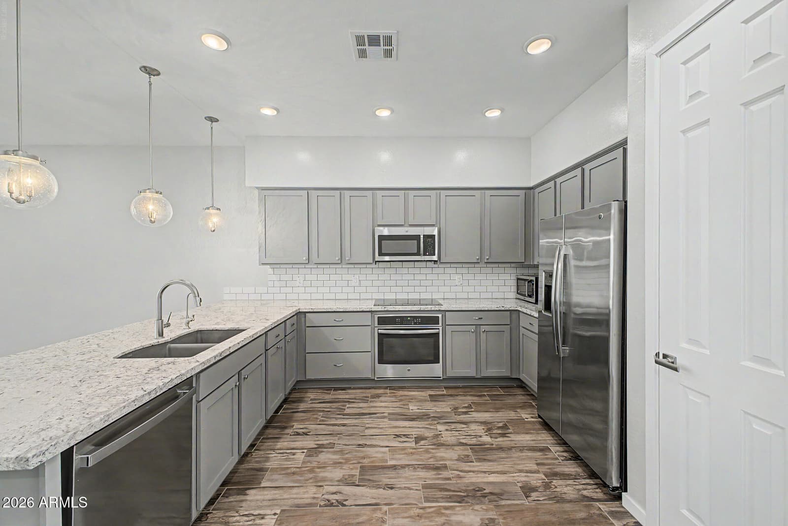 250 W Queen Creek Road 215, Chandler, AZ 85248 — photo 7 of 38