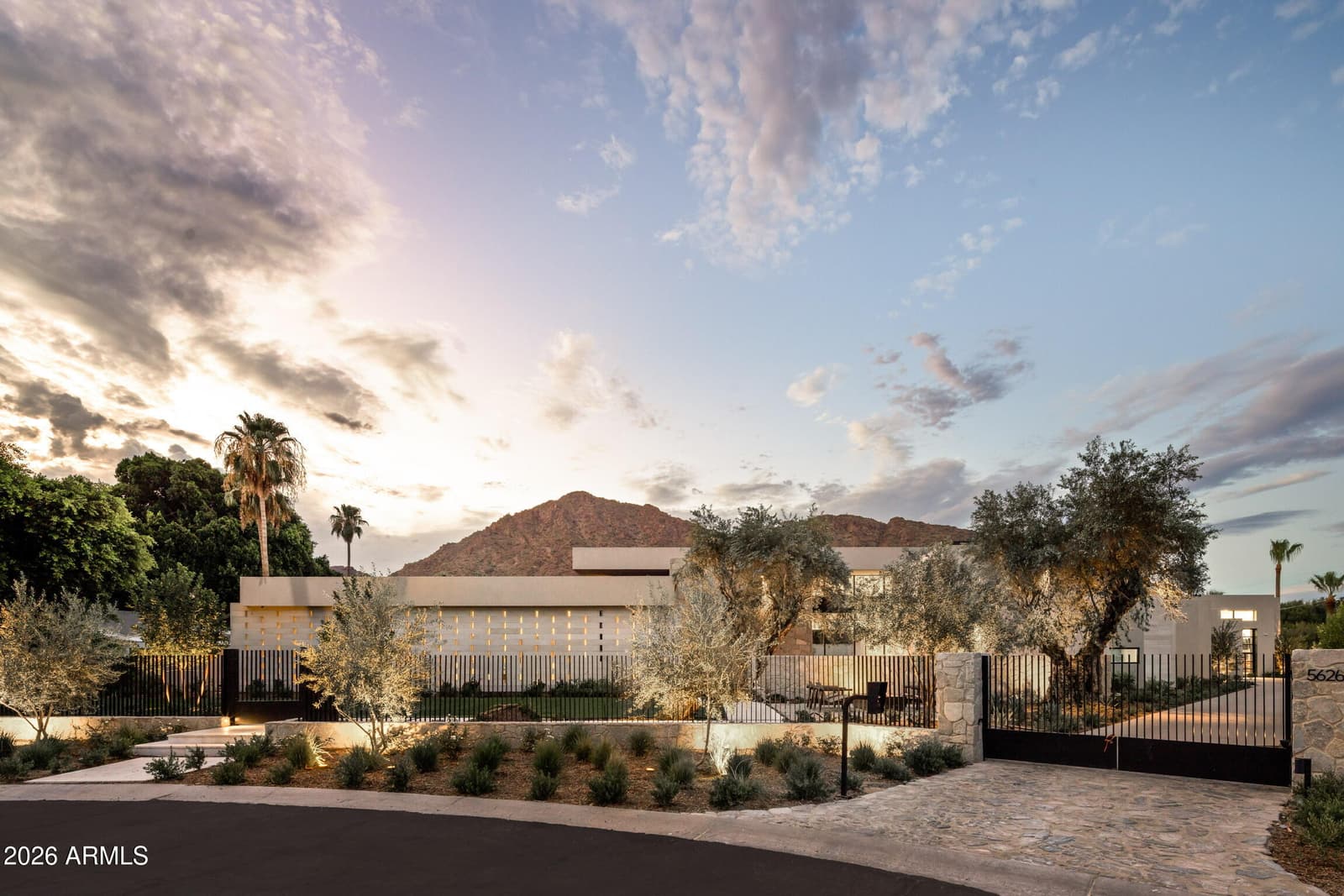 5626 E MONTECITO Avenue, Phoenix, AZ 85018