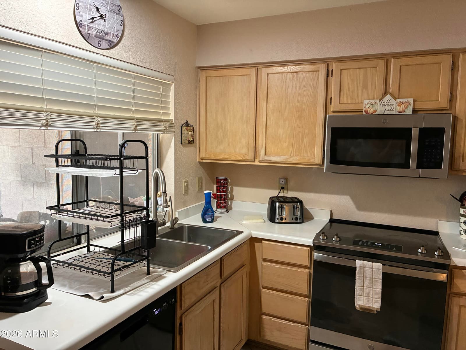 3902 W Villa Theresa Drive, Glendale, AZ 85308 — photo 8 of 24