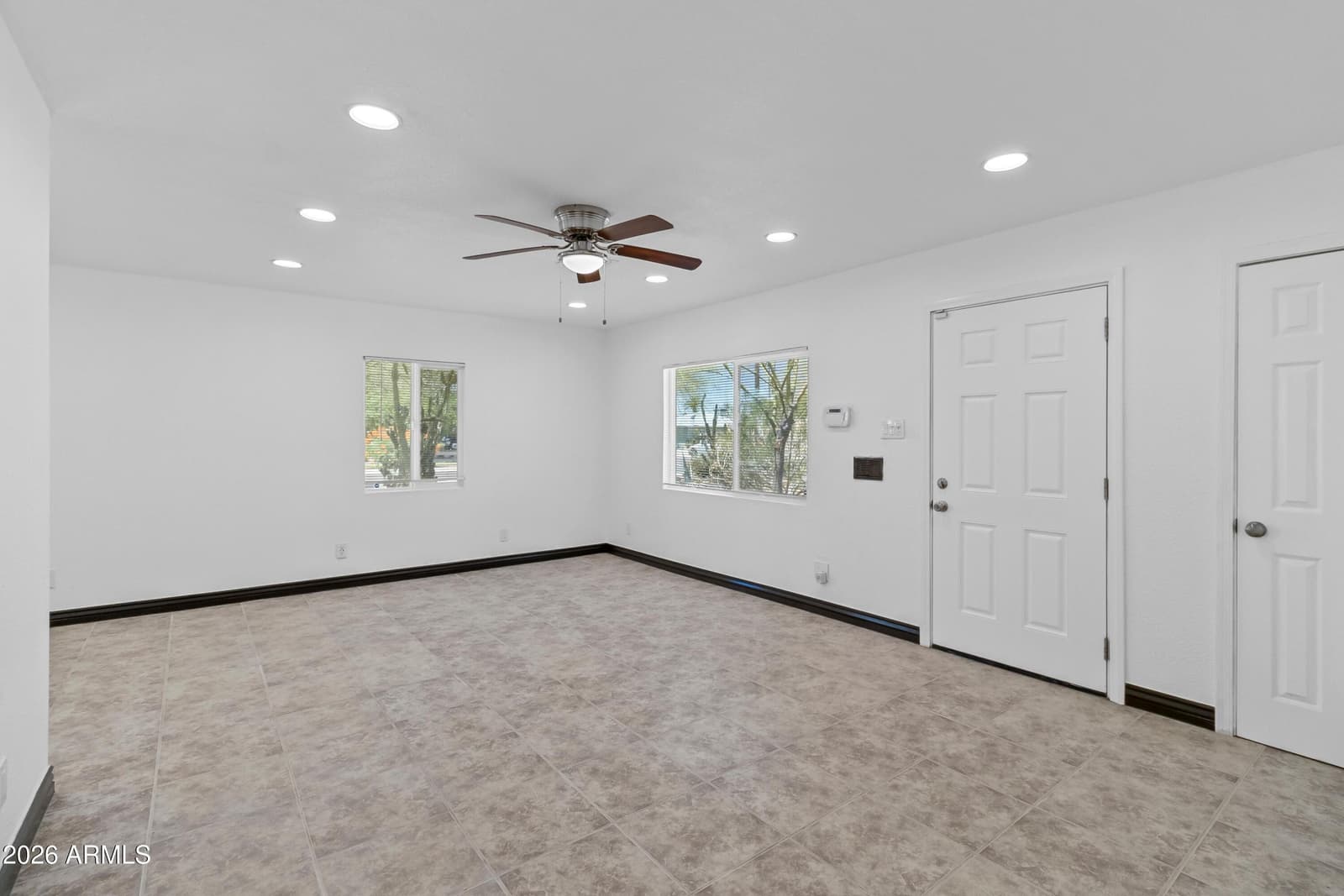 4301 N 15th Drive, Phoenix, AZ 85015 — photo 6 of 29
