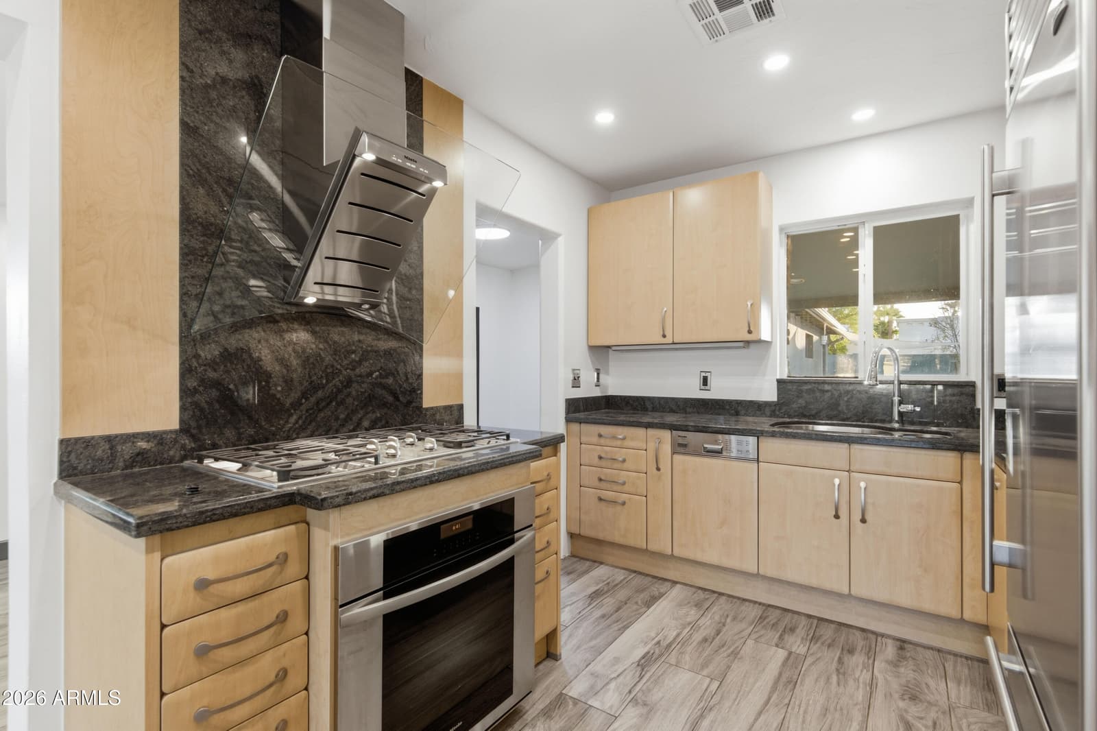 3402 N 26th Place, Phoenix, AZ 85016 — photo 11 of 56