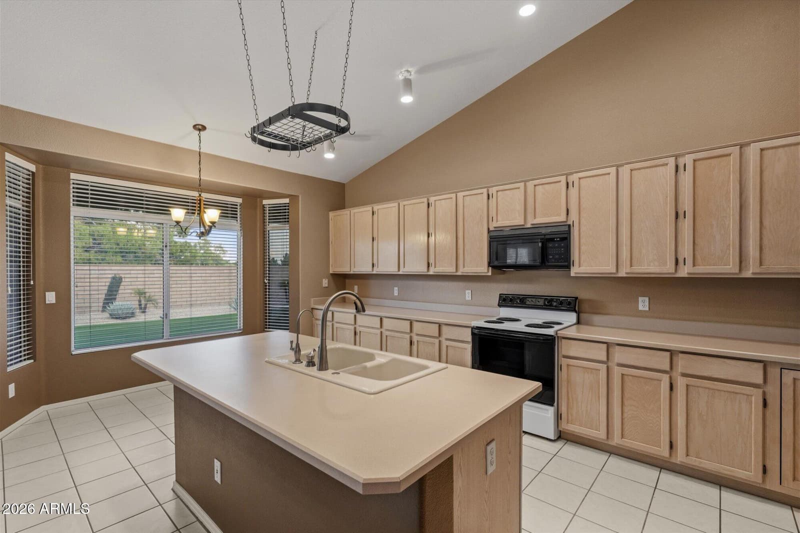 22407 N 71st Lane, Glendale, AZ 85310 — photo 6 of 35