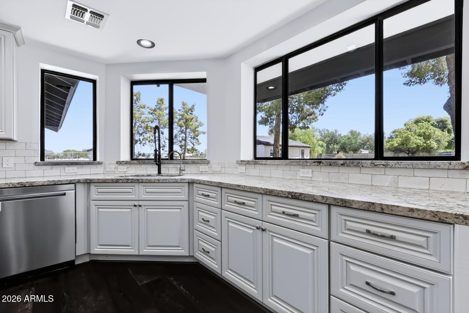 6217 N 79th Drive, Glendale, AZ 85303 — photo 11 of 47