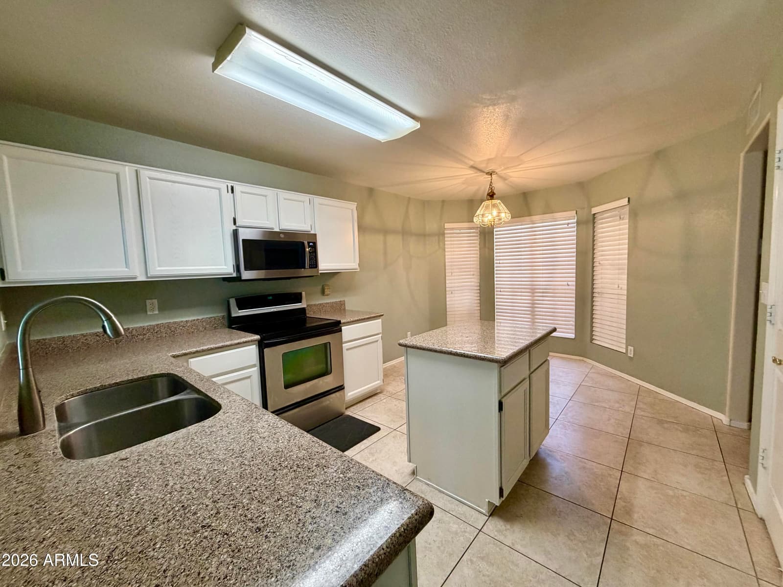 4239 E Cassia Way, Phoenix, AZ 85044 — photo 4 of 19