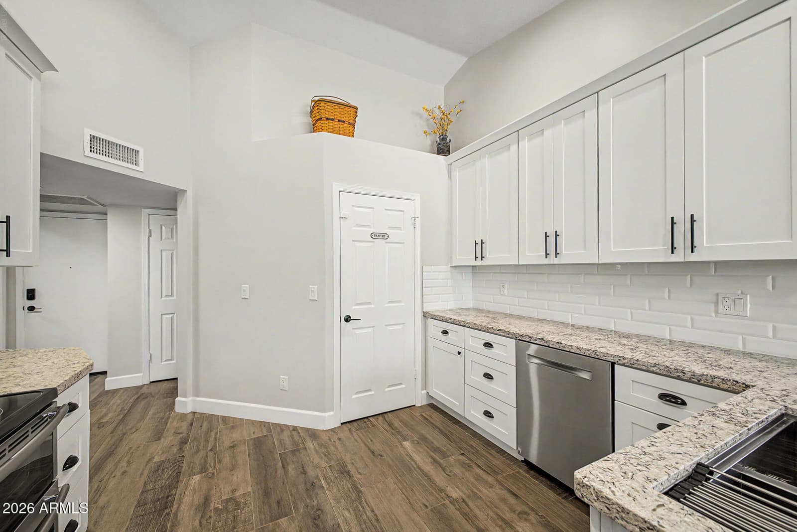 15003 N Escondido Drive, Fountain Hills, AZ 85268 — photo 10 of 41